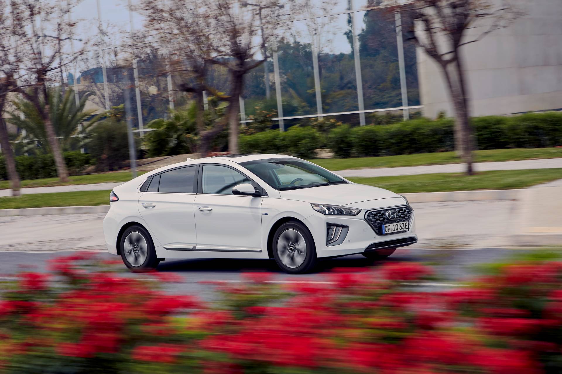 2020 Hyundai Ioniq Plug-in 8 2020 Hyundai Ioniq Family Gains Design And Tech Updates, Bigger Battery For EV