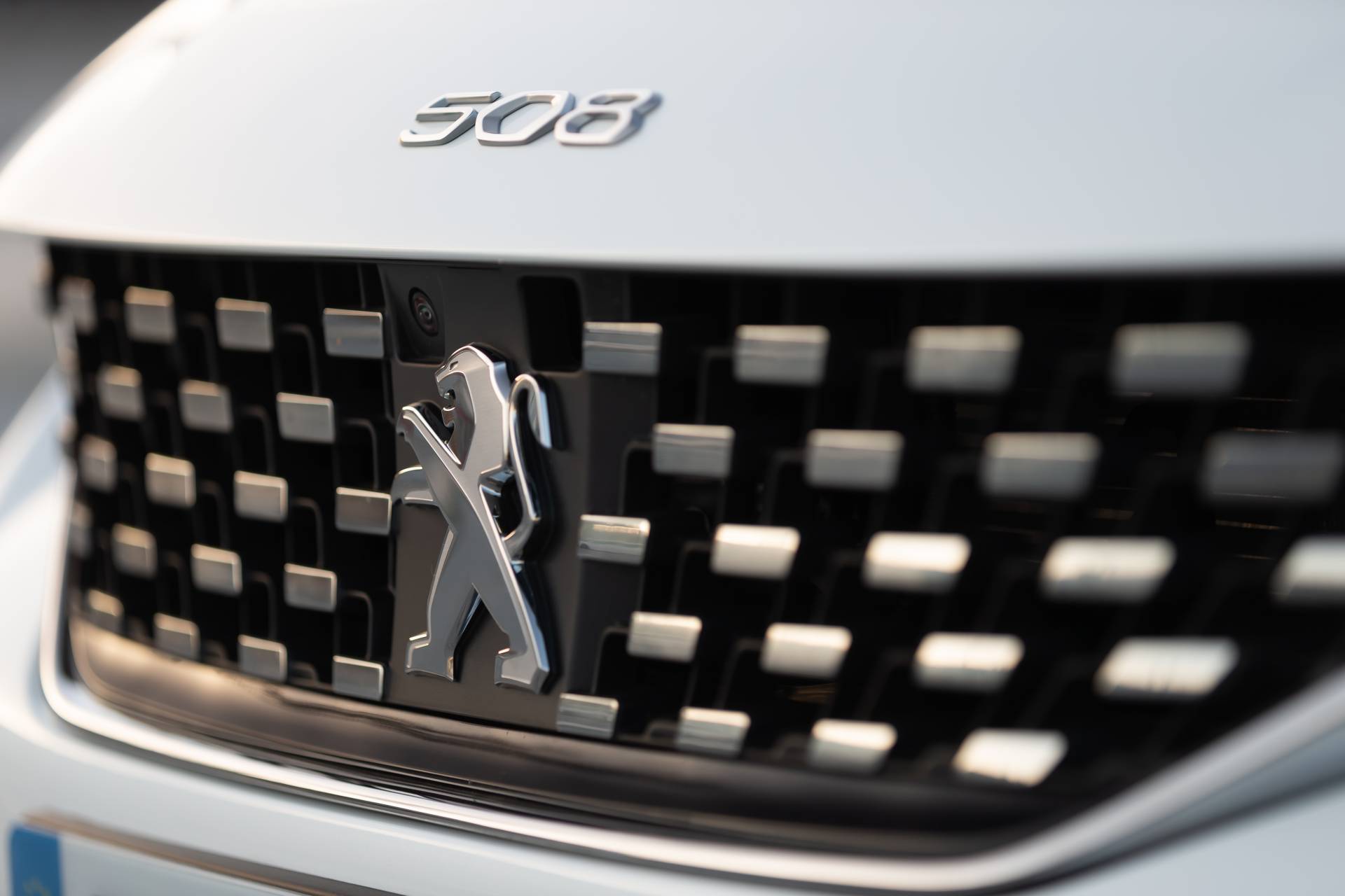 Is The New 2019 Peugeot 508 SW Cooler Than A Crossover?