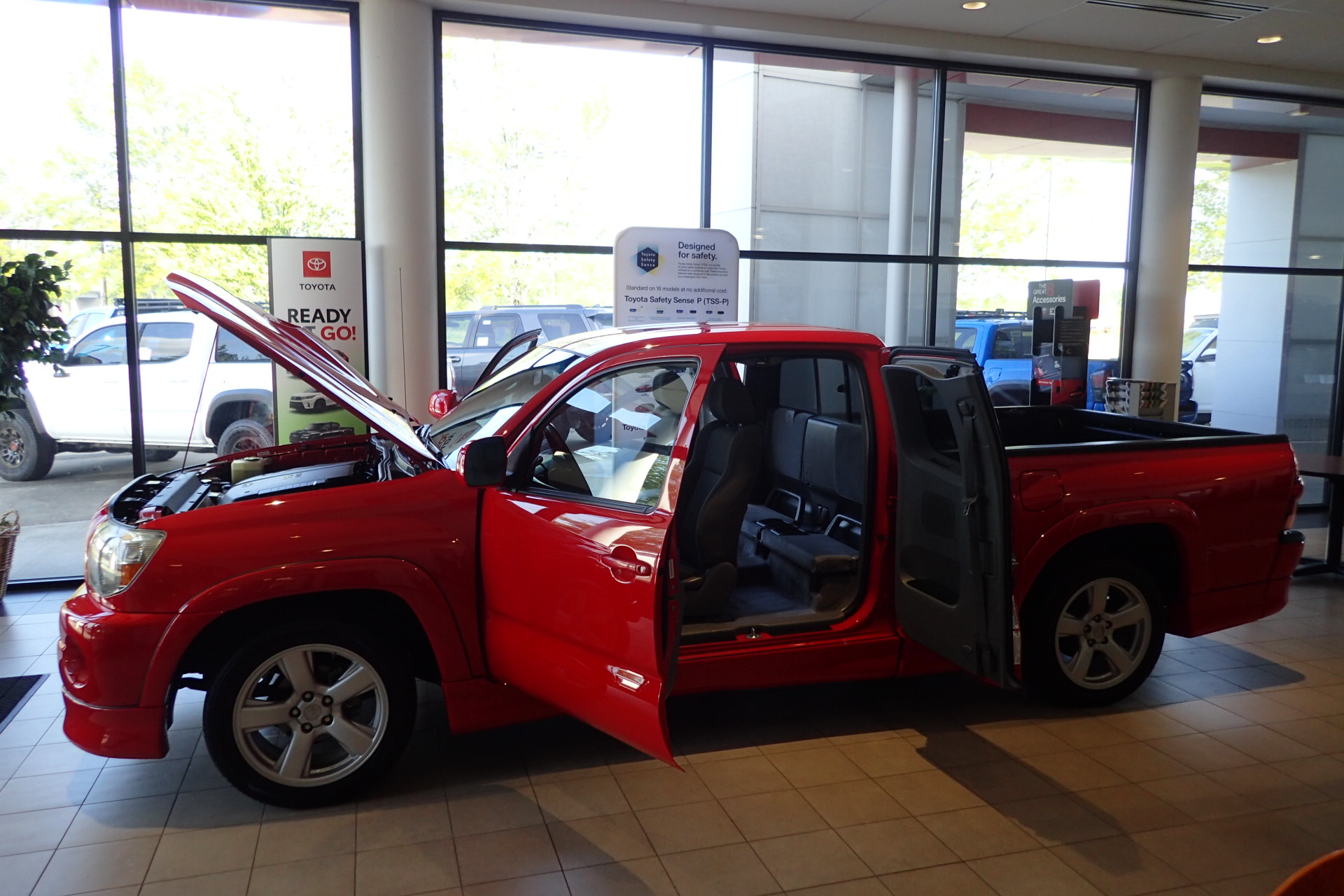 2007 toyota tacoma xrunner auction 15 2007 Toyota Tacoma X-Runner Is A Fun Little Pickup From The Past