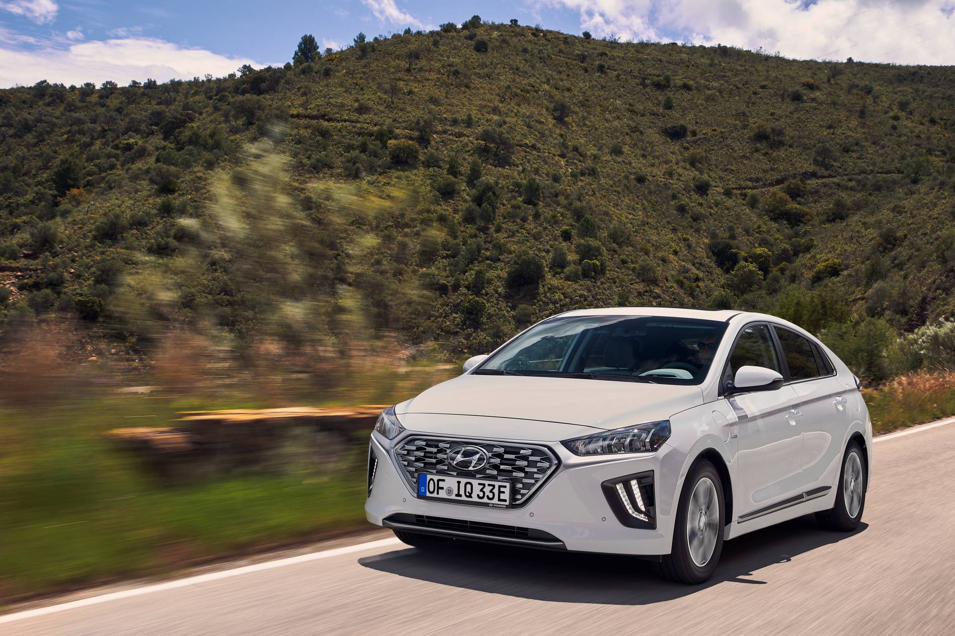 2020 Hyundai Ioniq Plug-in 9 2020 Hyundai Ioniq Family Gains Design And Tech Updates, Bigger Battery For EV