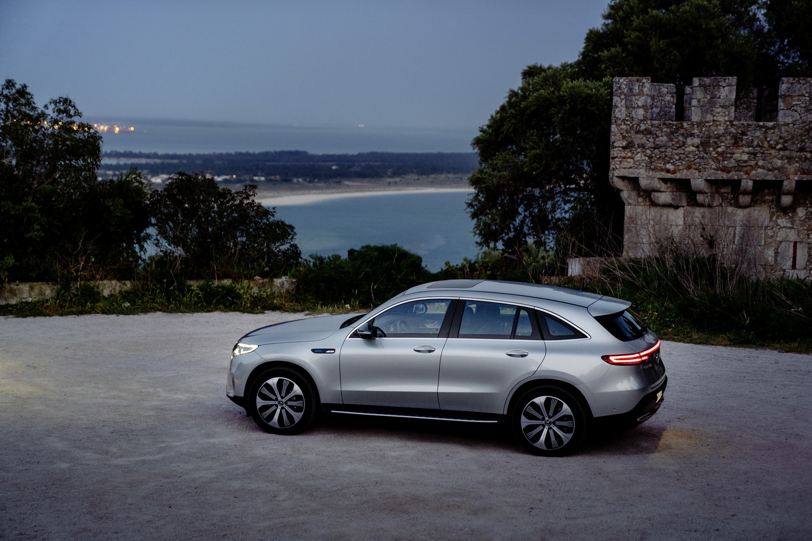 2019 mercedes-benz eqc 8 Mercedes-Benz EQC 400 Undercuts Audi’s E-Tron By €8,600 In Germany