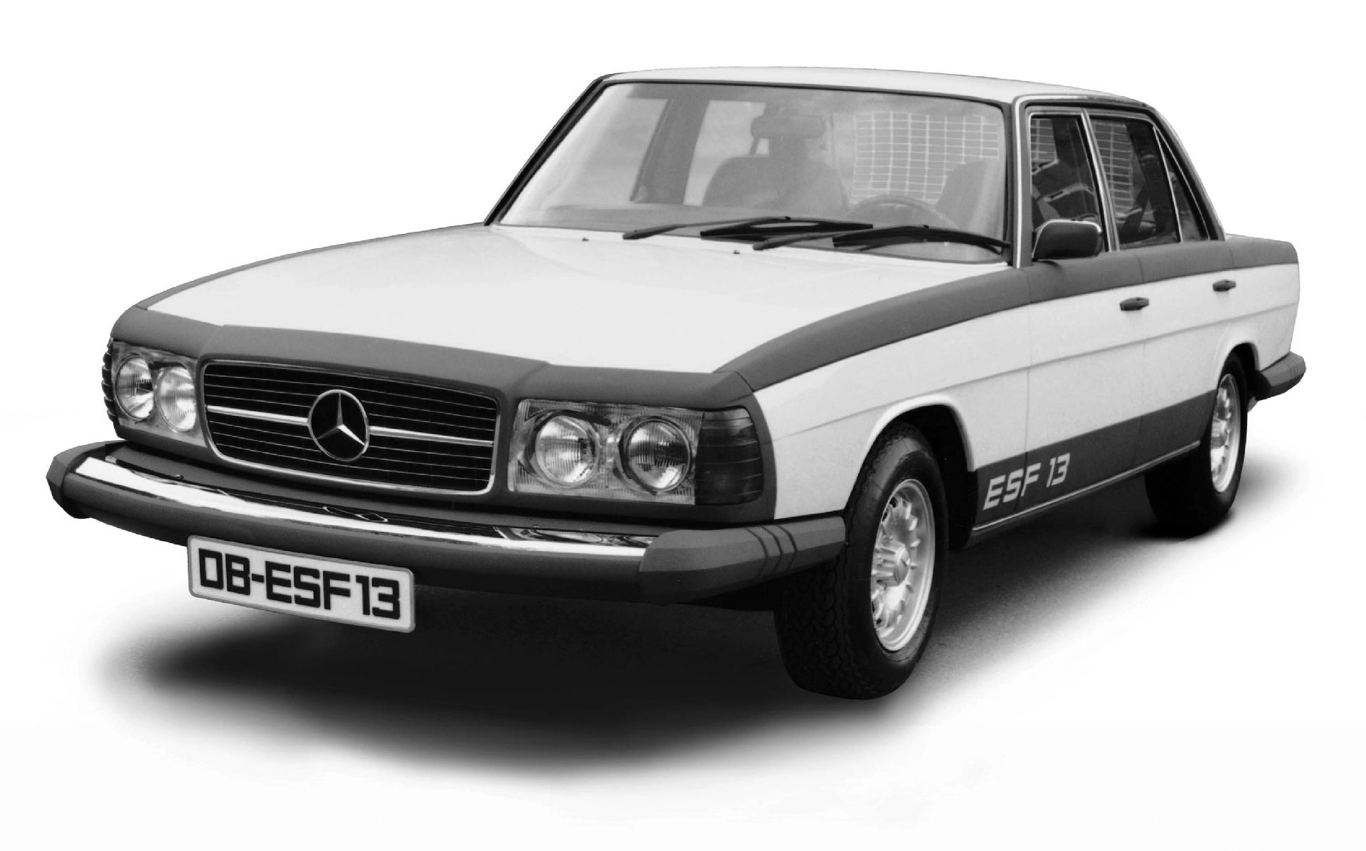 null
null Mercedes’ New Experimental Safety Vehicle Points Towards The Future