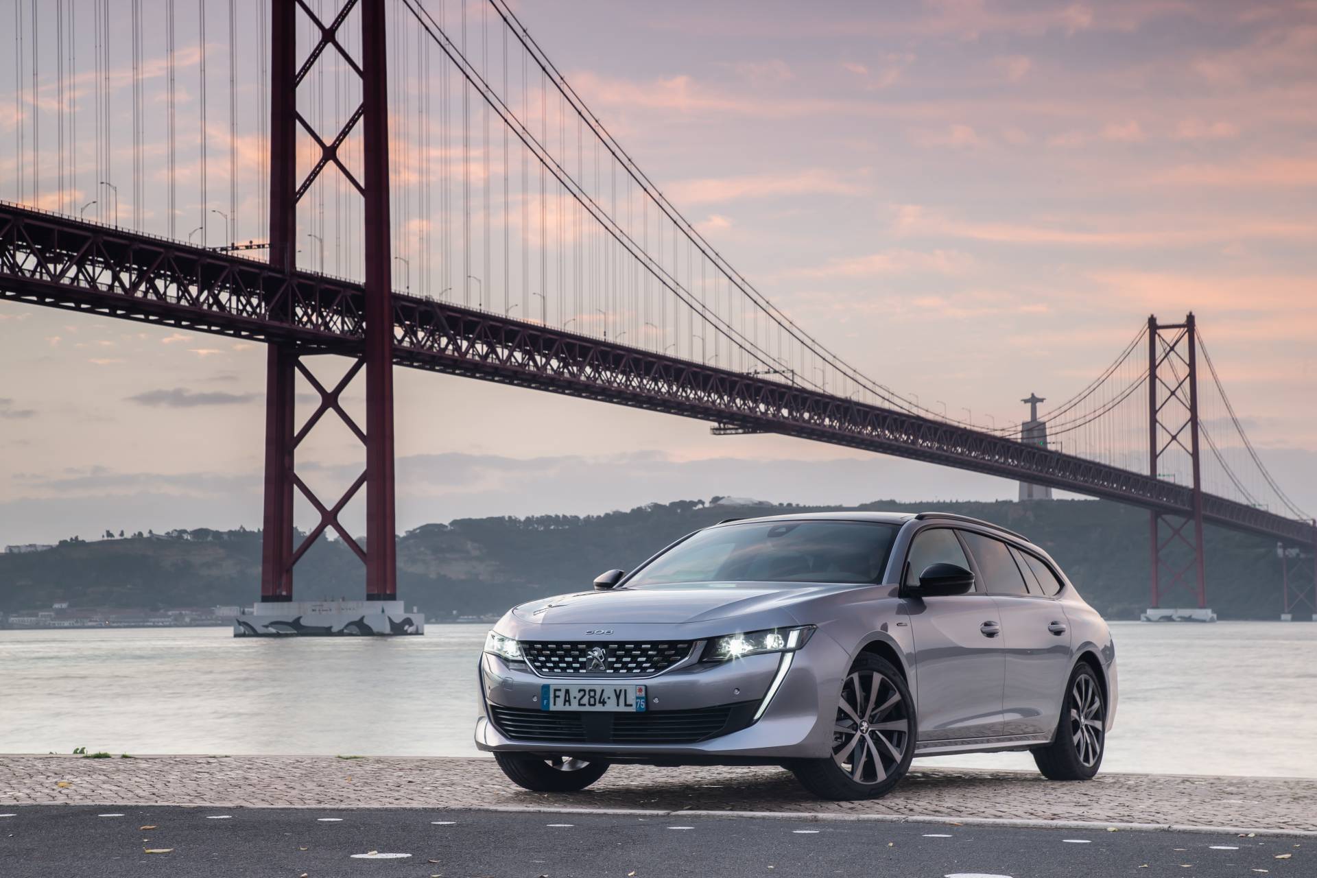 Is The New 2019 Peugeot 508 SW Cooler Than A Crossover?