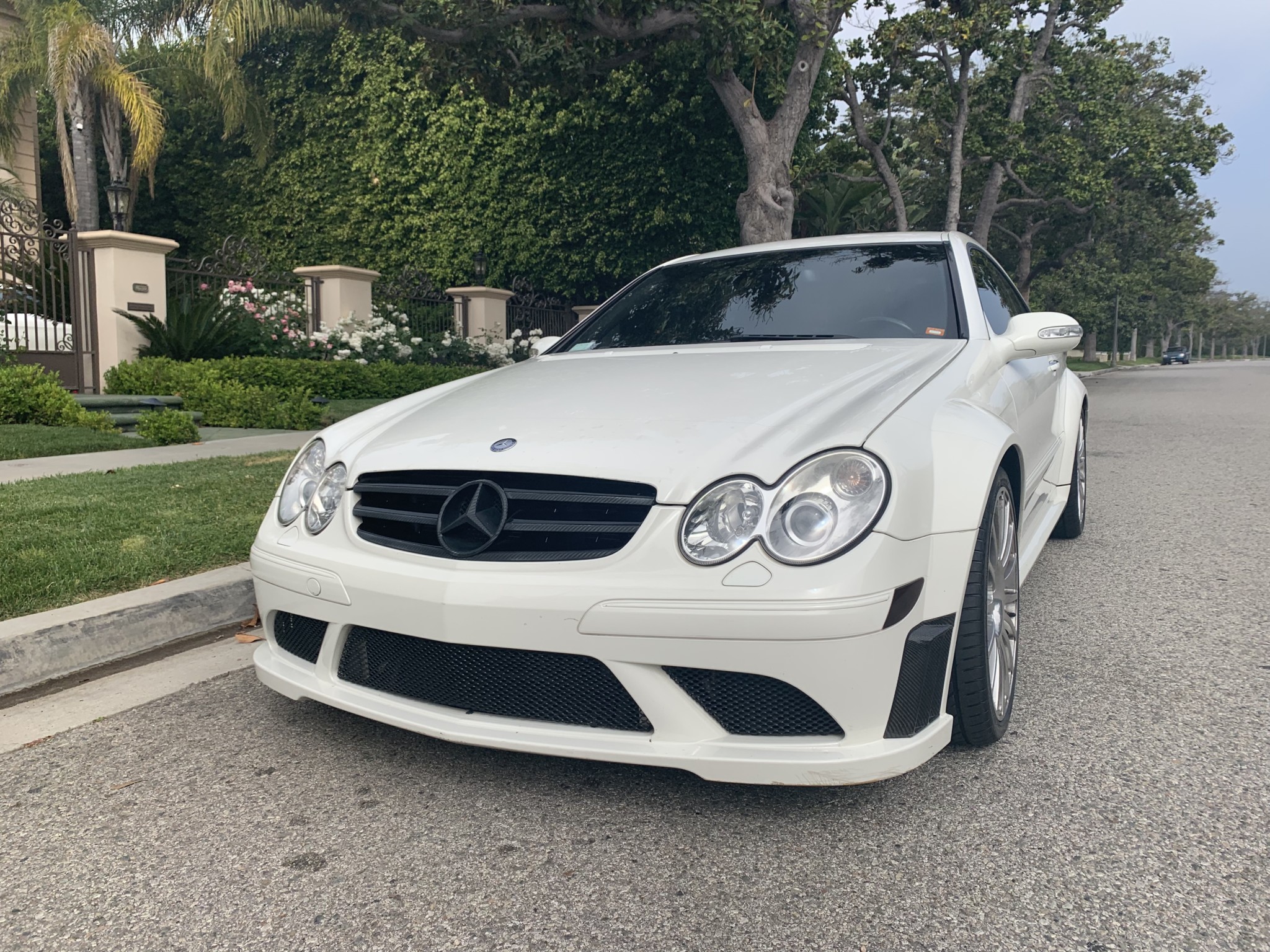 Mercedes Benz CLK 63 AMG Black 1 Mercedes-Benz CLK 63 AMG Black Series Looks Mean Even In White