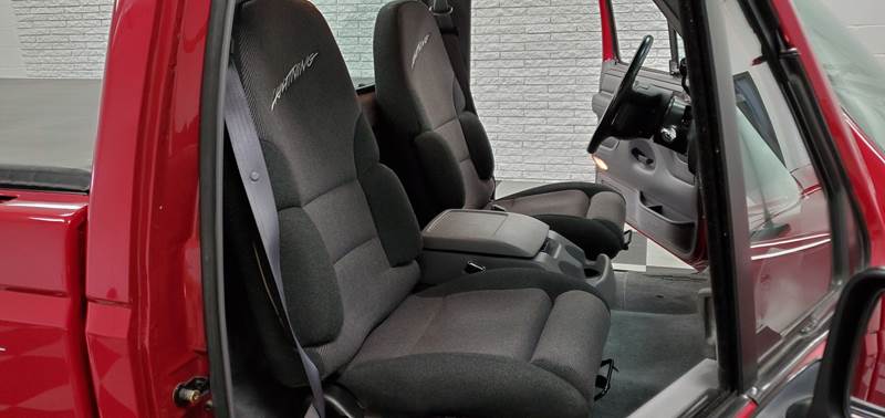 This 1994 Ford F-150 SVT Lightning Isn’t Bad For $23k