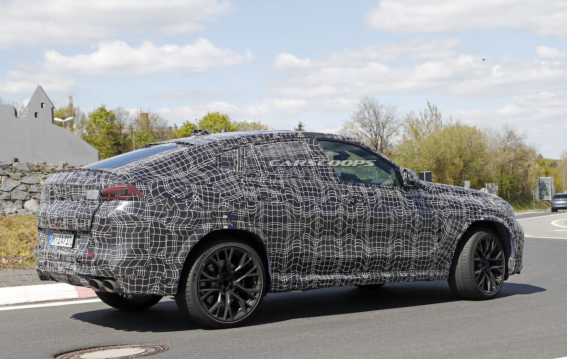 2020-BMW-X6-M-17 2020 BMW X6 M Hides 592 HP Behind Its Huge Nostrils