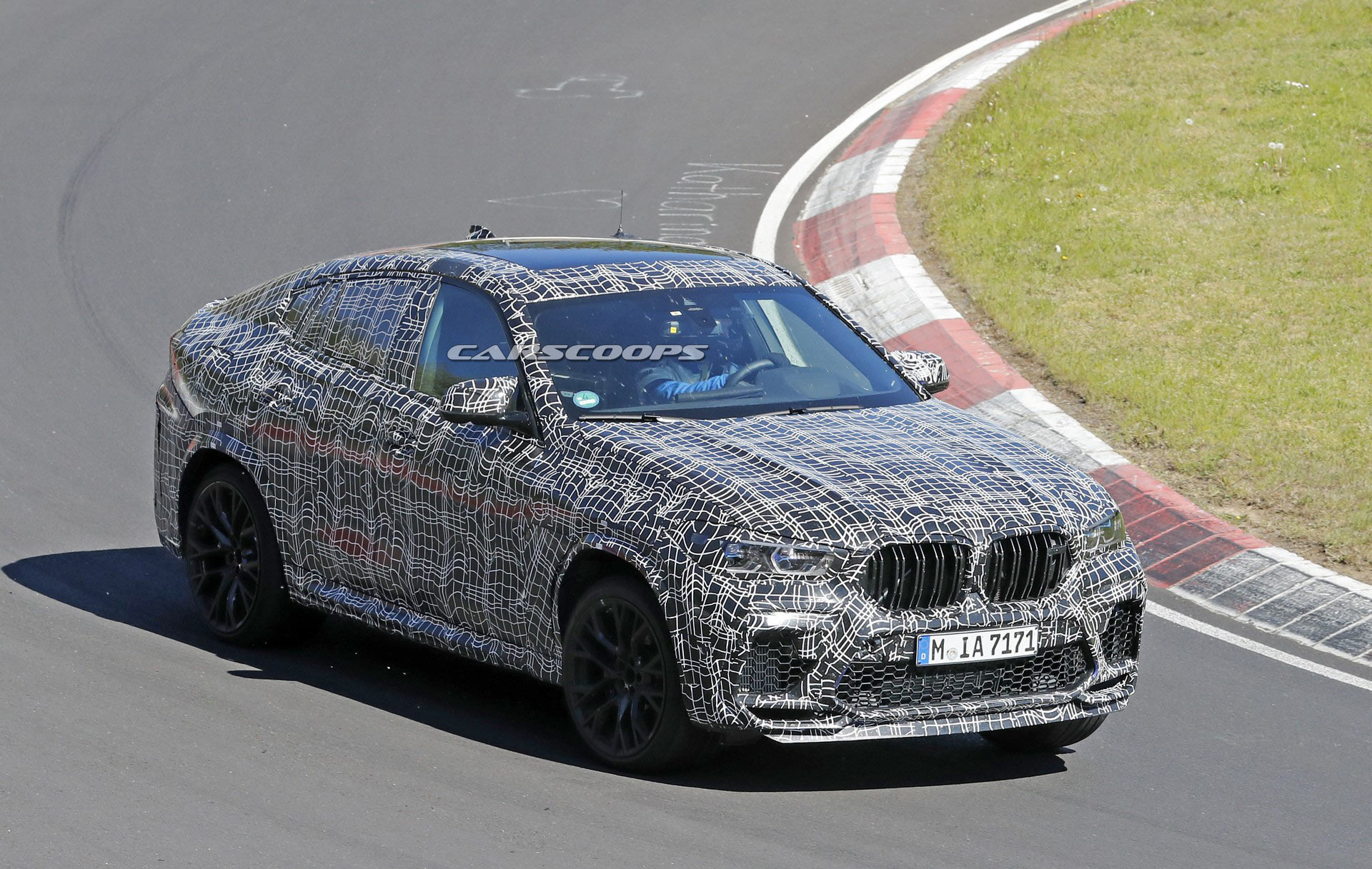 2020-BMW-X6-M-3 2020 BMW X6 M Hides 592 HP Behind Its Huge Nostrils