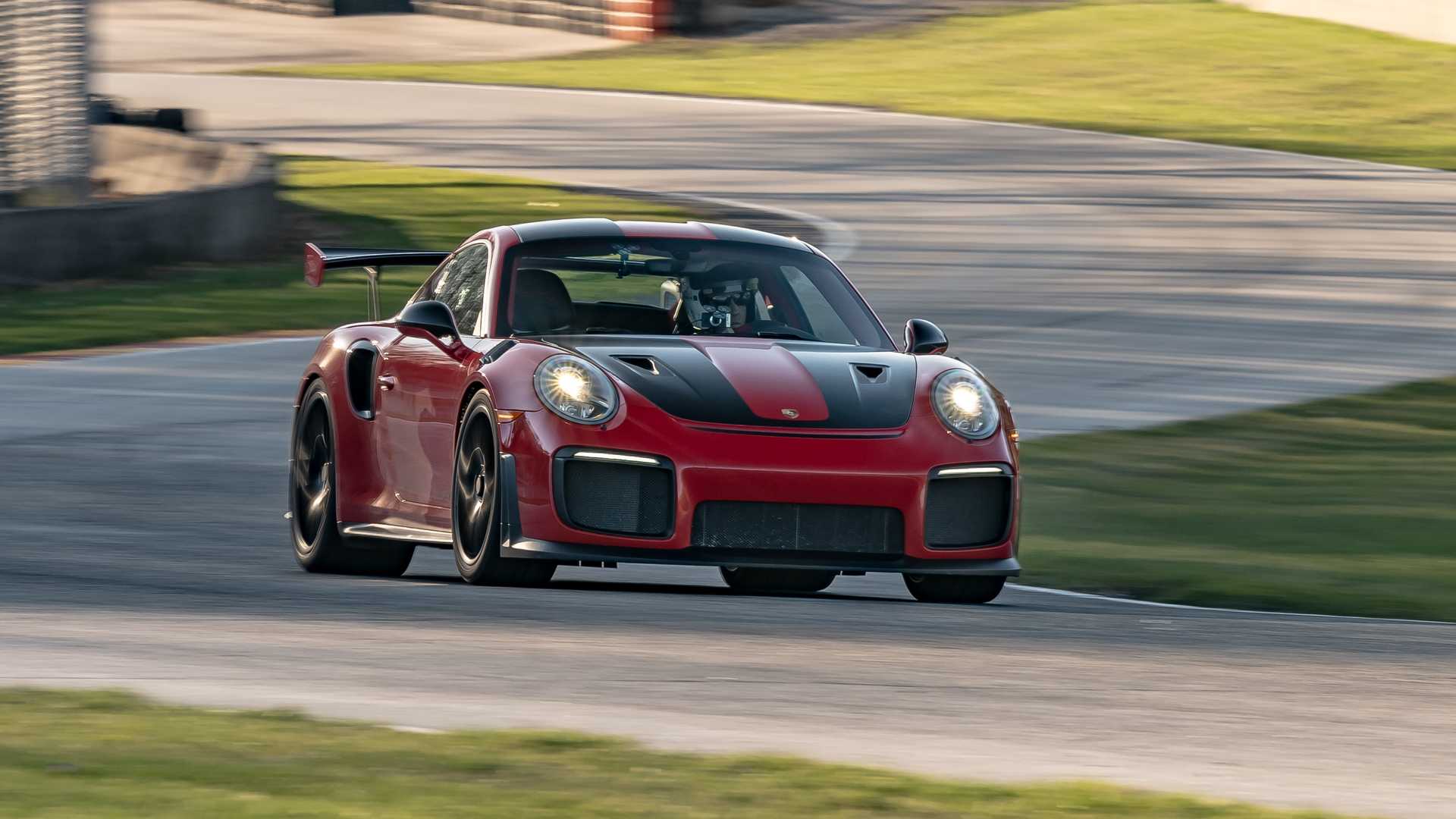 Porsche 911 GT2 RS Road America 6 Watch The Porsche 911 GT2 RS Set New Lap Record At Road America