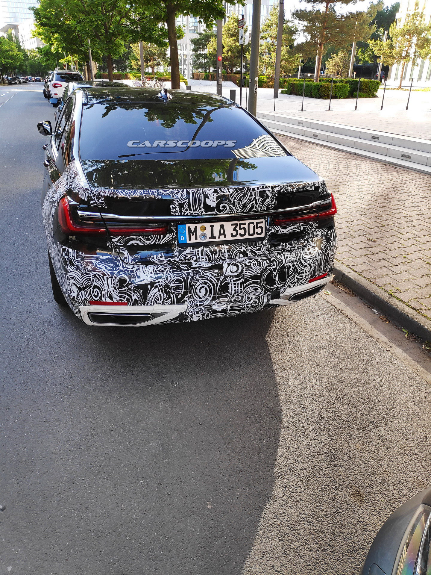What’s BMW Doing With This Partially Camouflaged 7-Series?