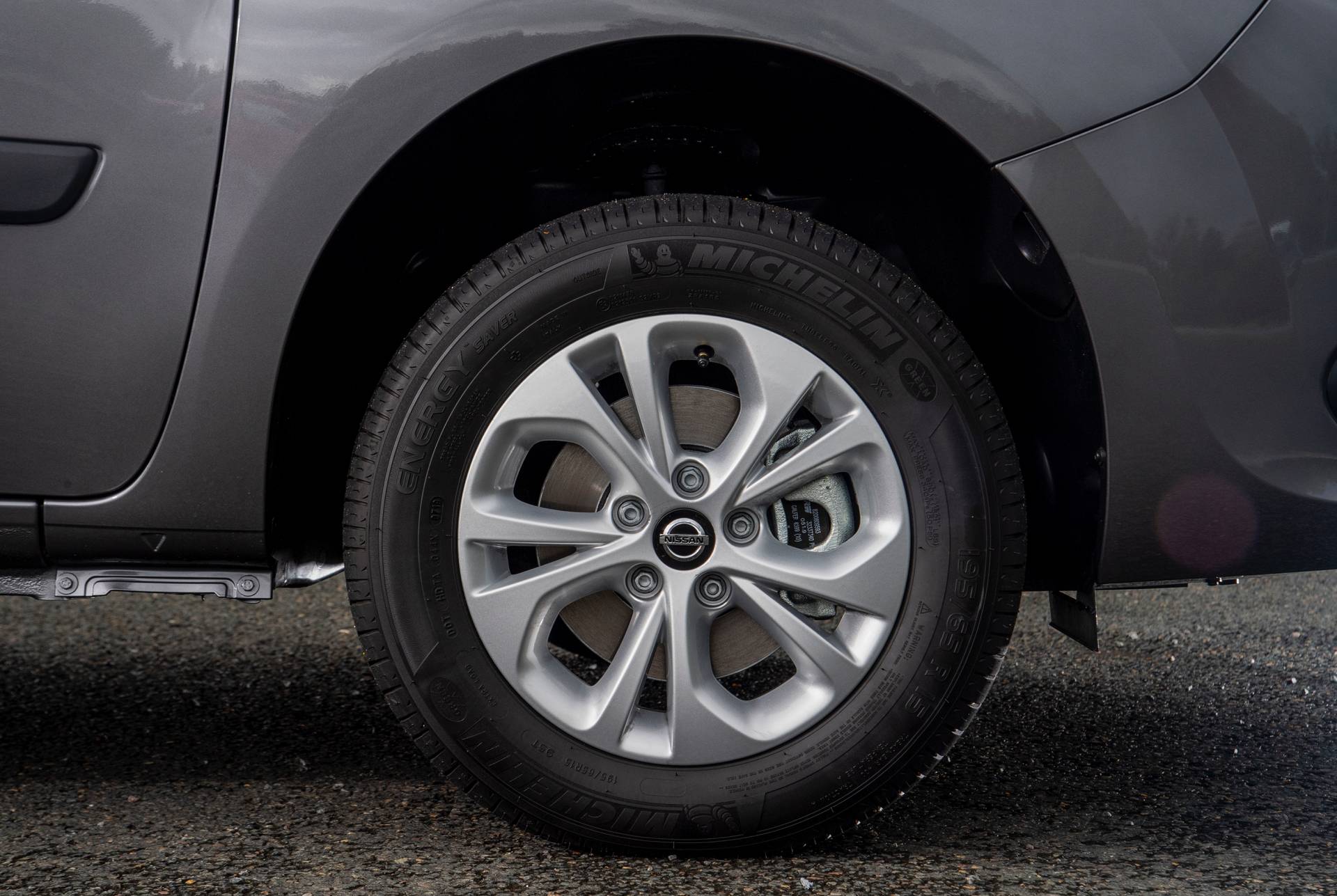 Nissan NV250 L2 Van 4 Badge-Engineered Nissan NV250 Compact Van Debuts In Europe