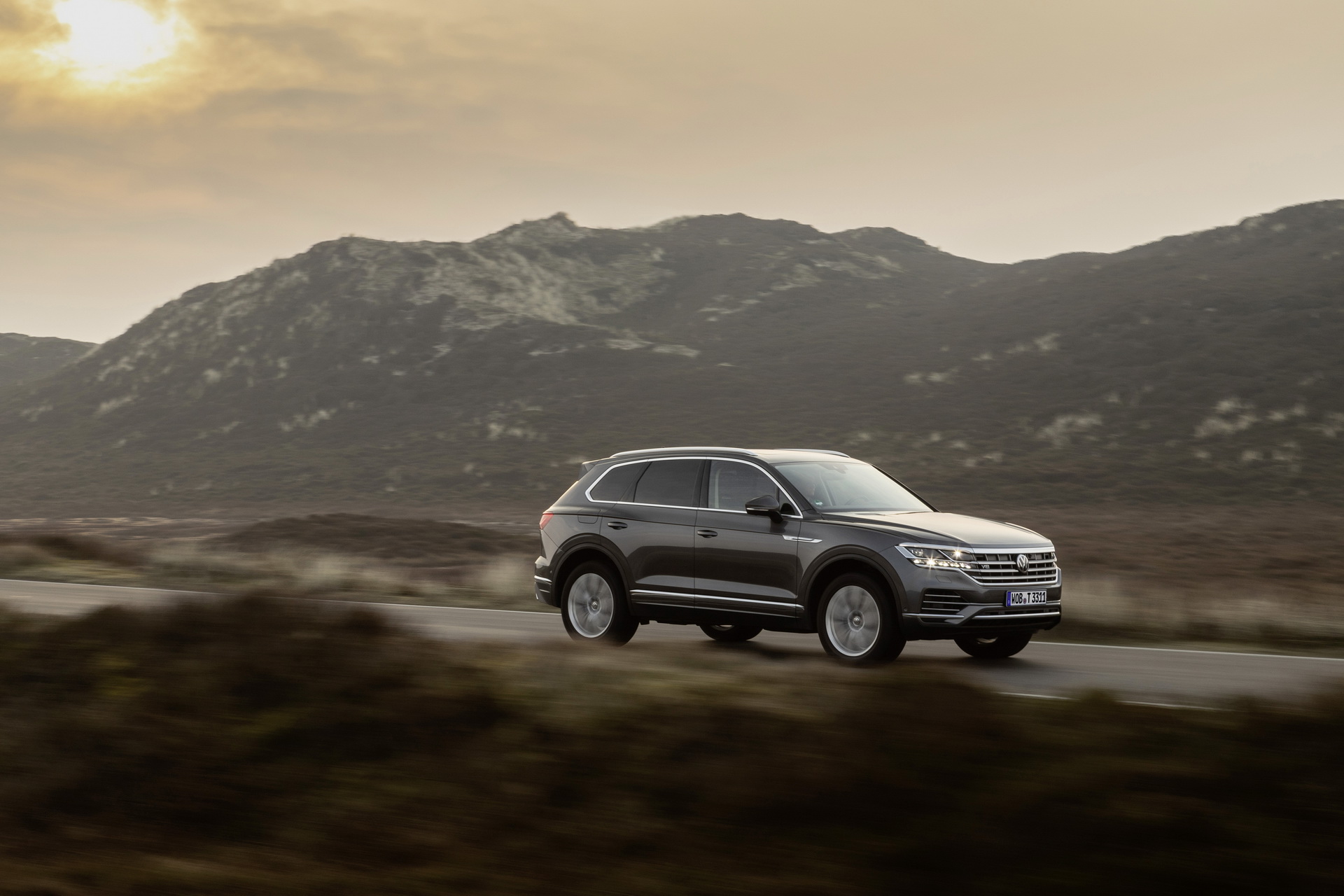 VW Touareg V8 TDI Order Books Open, Will Cost You At Least €89,825