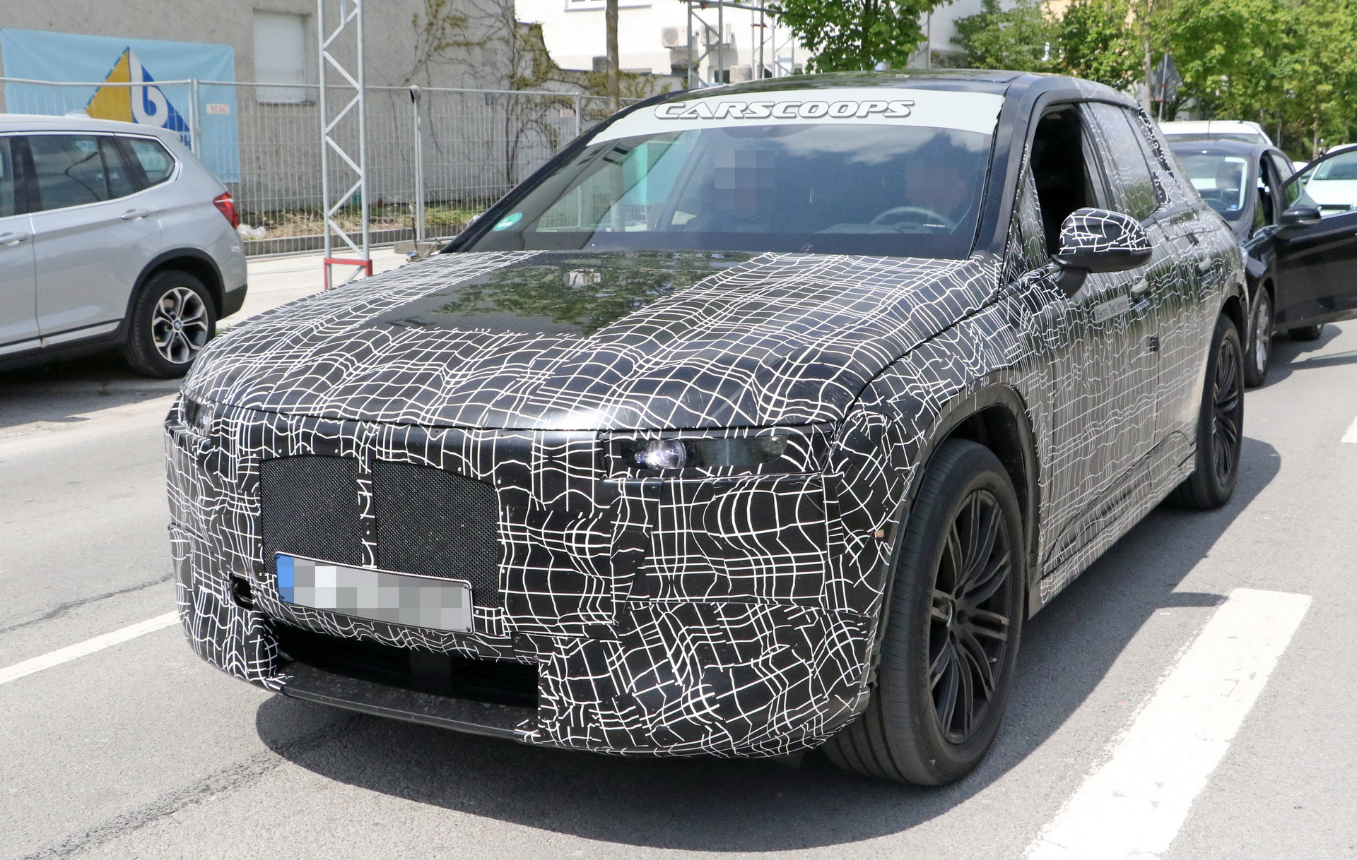 BMW-iNext-01 2021 BMW iNext Electric SUV Shows Off Unique Interior Layout