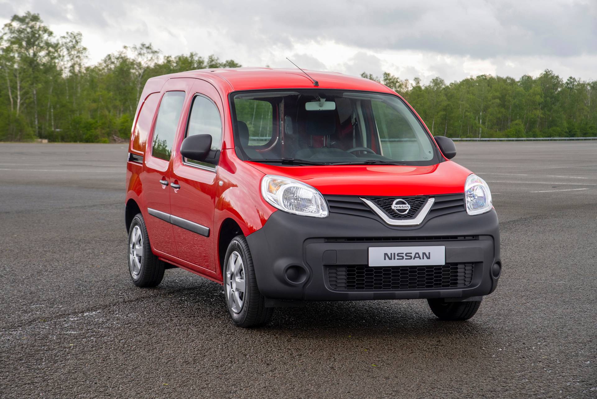 Nissan NV250 L1 Van 26 Badge-Engineered Nissan NV250 Compact Van Debuts In Europe