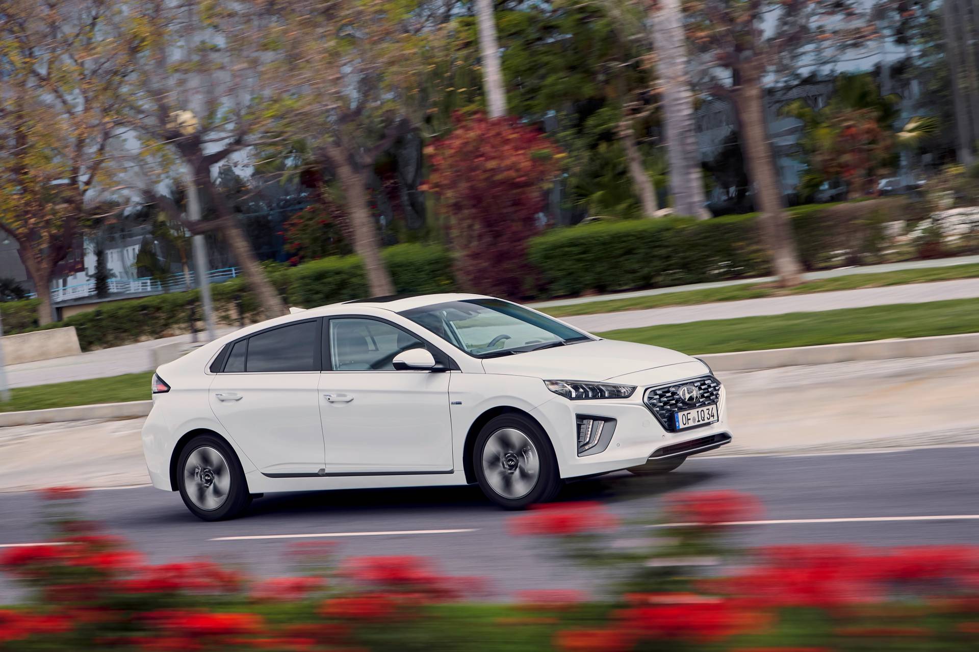 2020 Hyundai Ioniq Hybrid 9 2020 Hyundai Ioniq Family Gains Design And Tech Updates, Bigger Battery For EV