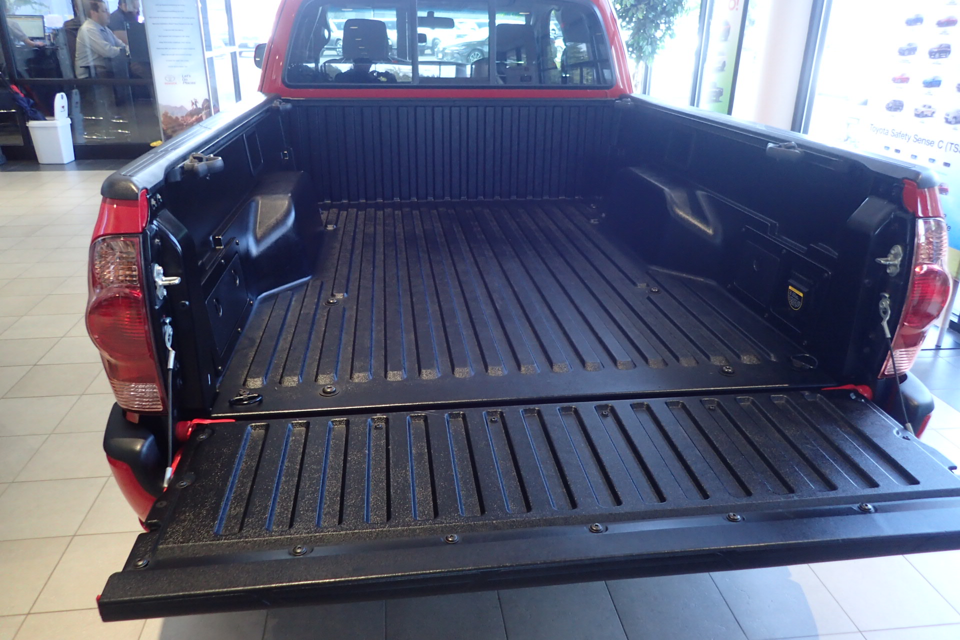 2007 toyota tacoma xrunner auction 32 2007 Toyota Tacoma X-Runner Is A Fun Little Pickup From The Past