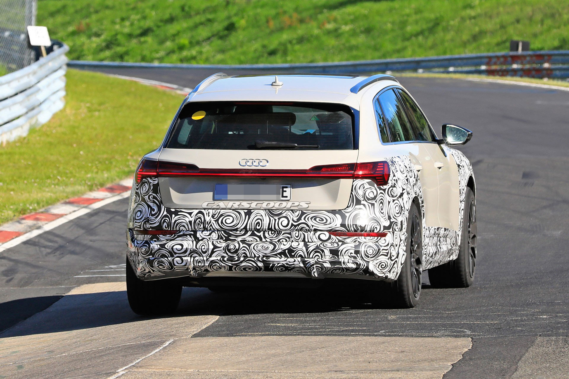 High-Performance Audi E-Tron Spied, Could Be The S Or RS Variant (New Photos)
