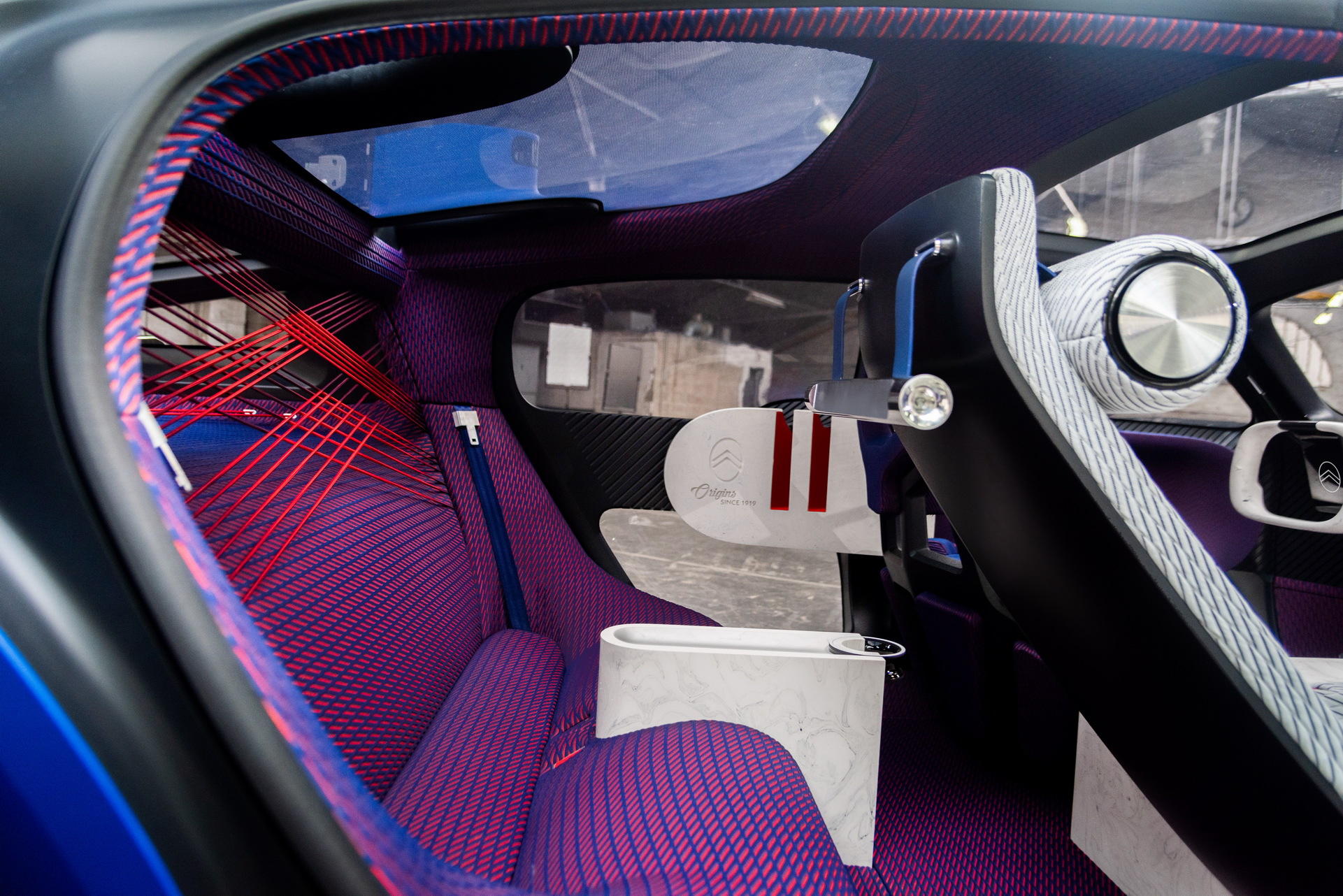 Citroen 19_19 CONCEPT 44 Citroen’s New Electric 19_19 Concept Has A 500 Mile Range And 30-inch Rims