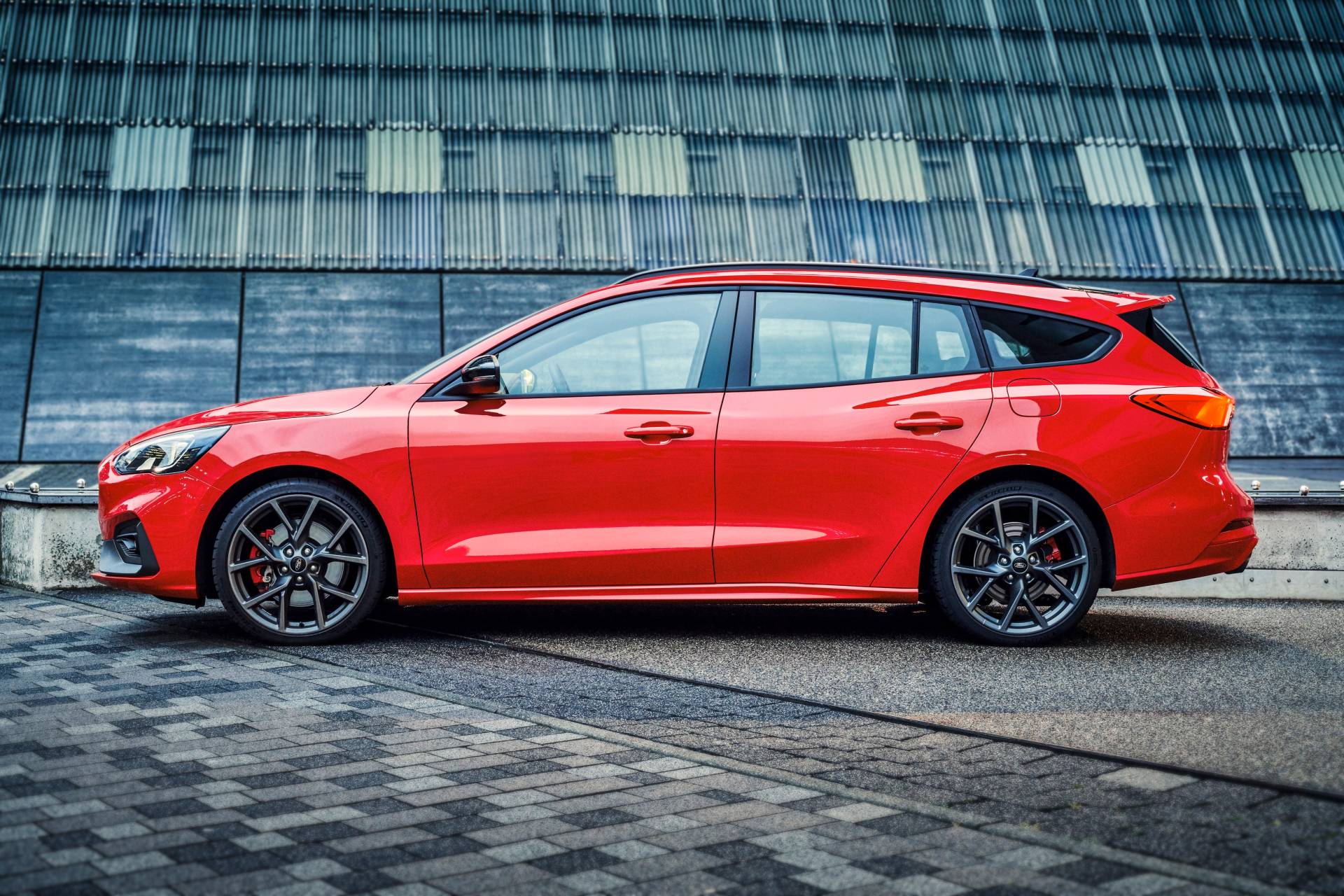 2019MY Ford Focus ST Wagon 3 2019 Focus ST Wagon Revealed As The Family Man’s Fast Ford
