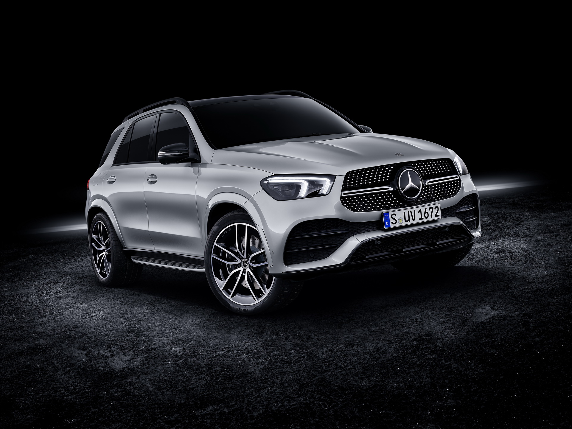 Mercedes GLE 580 Gets 483 HP Electrified Biturbo V8, $77,795 Tag