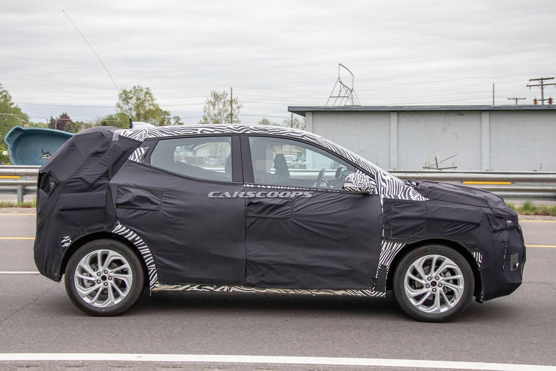 2021 Chevrolet Bolt EUV spy shots 6 2021 Chevrolet Bolt EUV Is A Bolt EV Wrapped As A Crossover