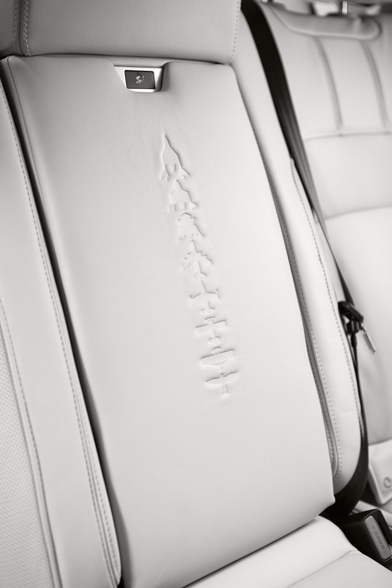 range rover astronaut edition virgin galactic 8 New Range Rover SVO Astronaut Edition Can Be Yours As Long As You Go To Space