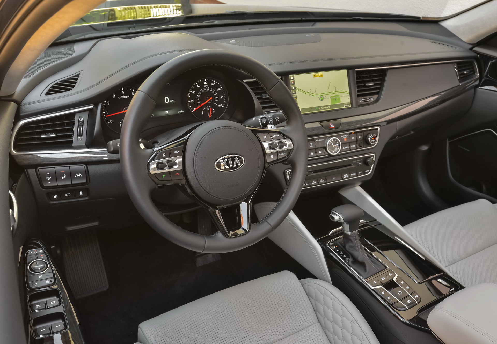 kia dealer cadenza model3 2 Kia Dealership Claims 2019 Cadenza Is Better Than Tesla Model 3