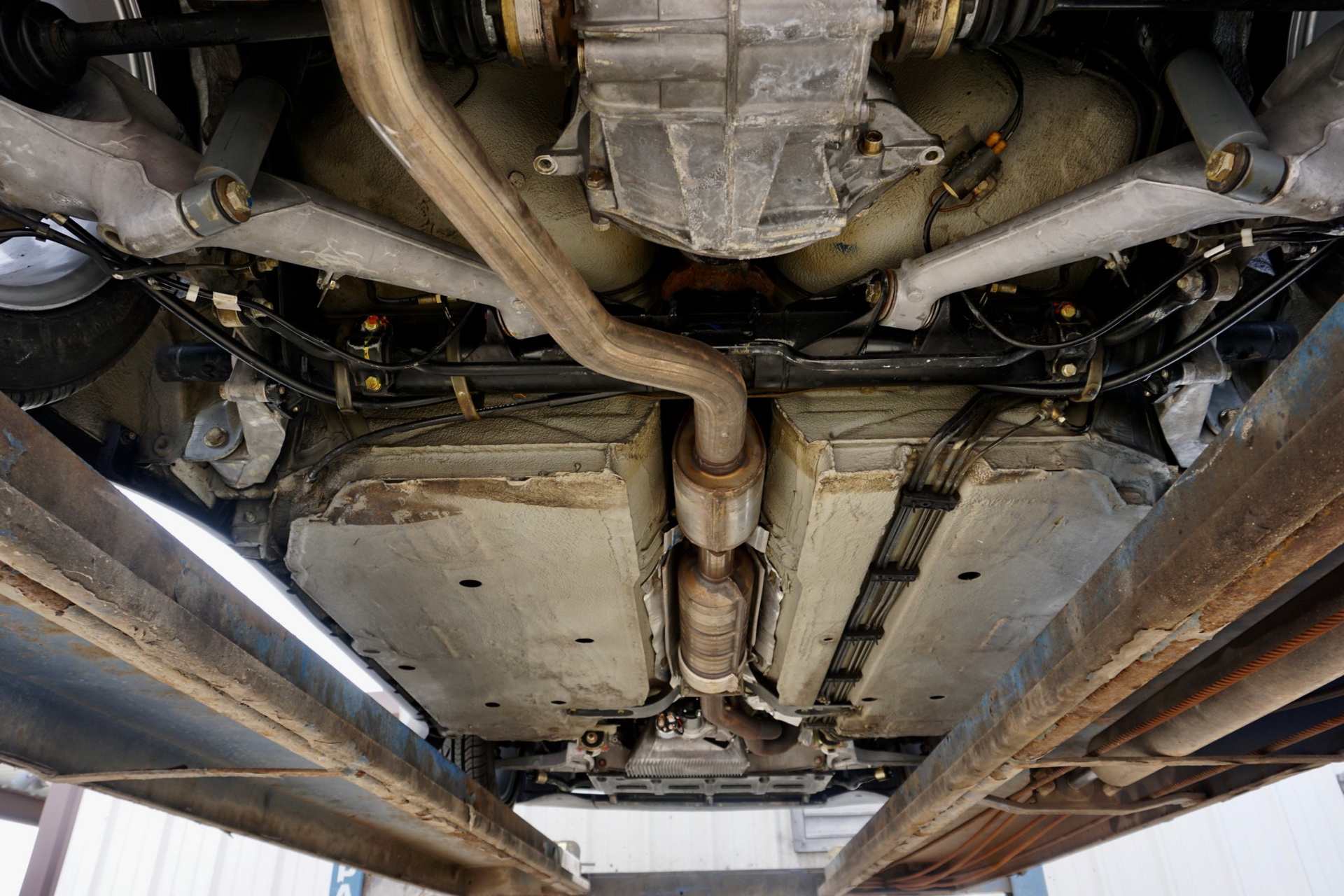 1990 porsche 944 s2 cabrio auction 77 This 1990 Porsche 944 S2 Cabriolet Was Sitting In Storage For 24 years