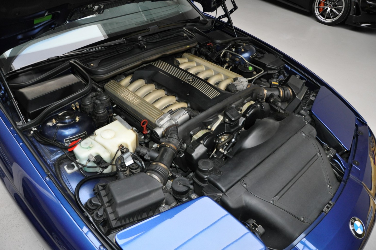 1995 bmw 850i 54 Get Your 1990s BMW Fix With These Beautiful Individual 850Ci And 750iL