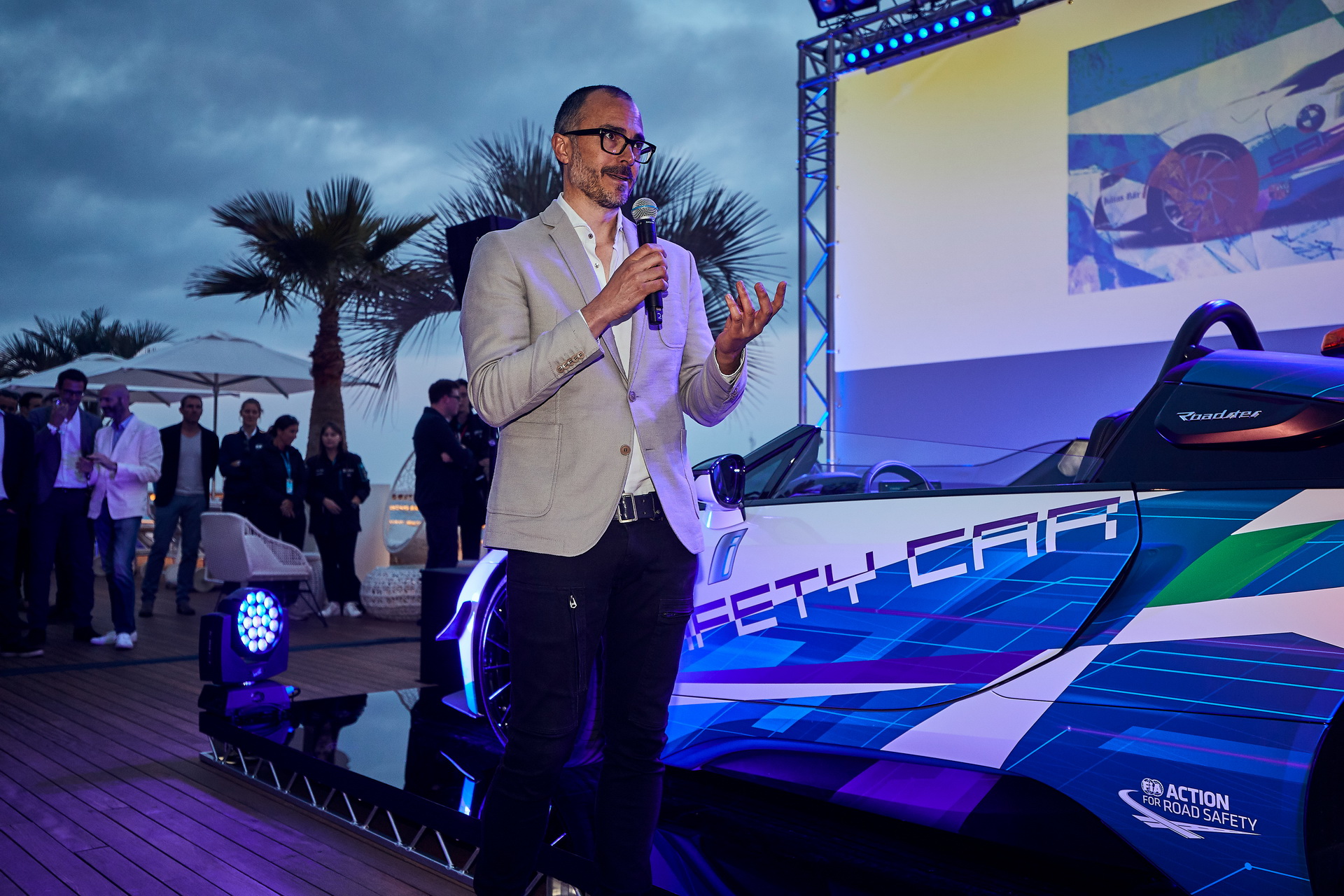 BMW-i8-Roadster-Safety-Car-52 BMW Makes i8 Roadster A Speedster For Formula E’s New Safety Car