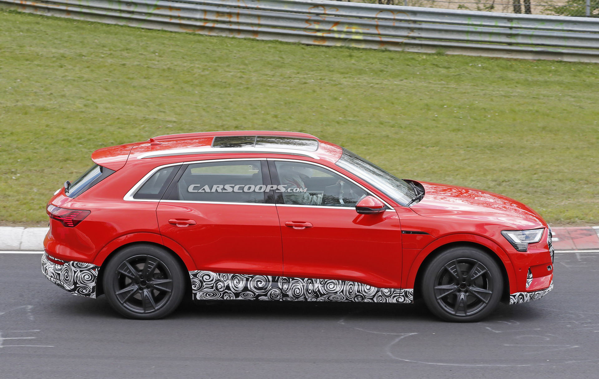 High-Performance Audi E-Tron Spied, Could Be The S Or RS Variant (New Photos)