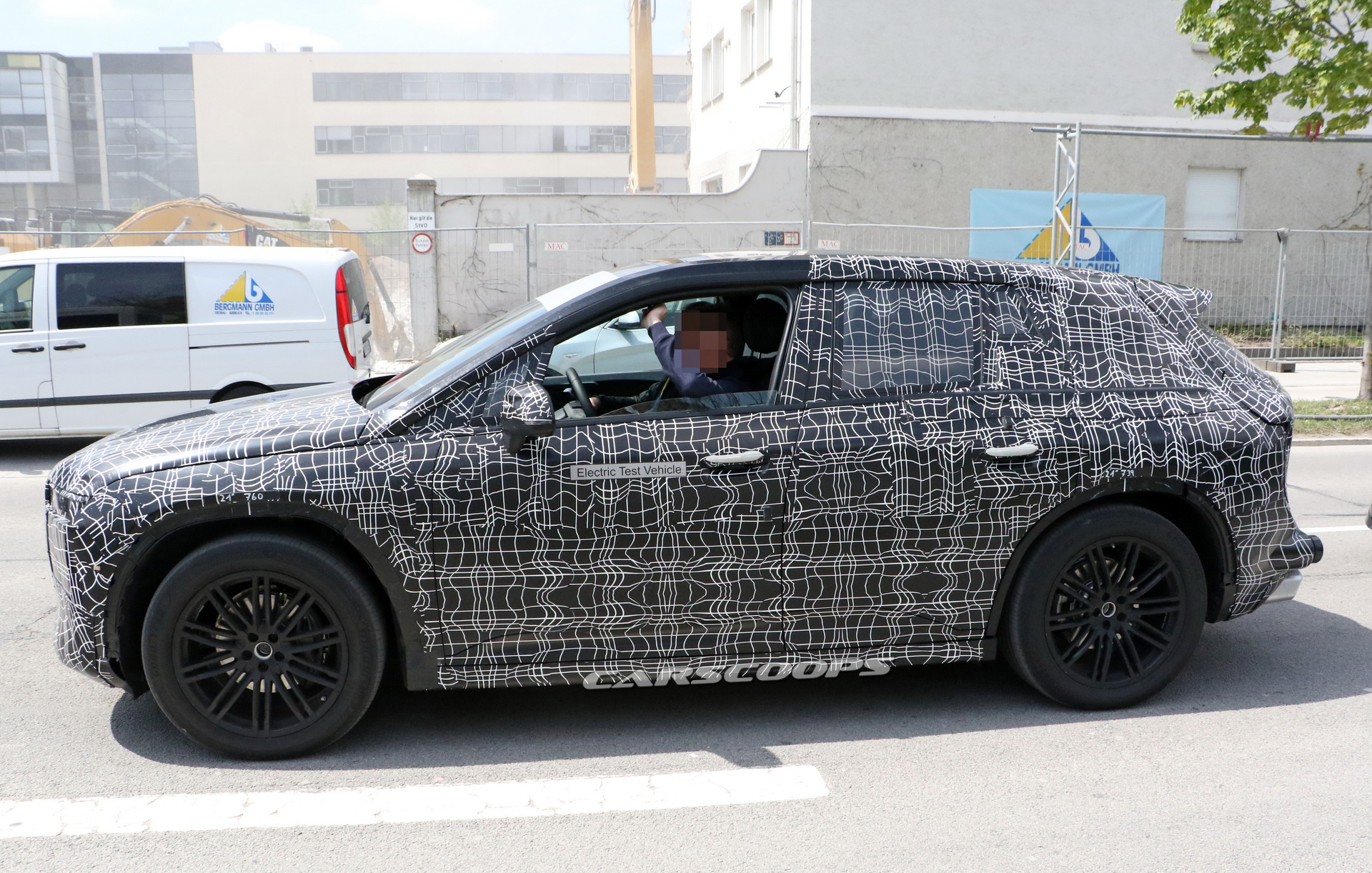 BMW-iNext-06 2021 BMW iNext Electric SUV Shows Off Unique Interior Layout