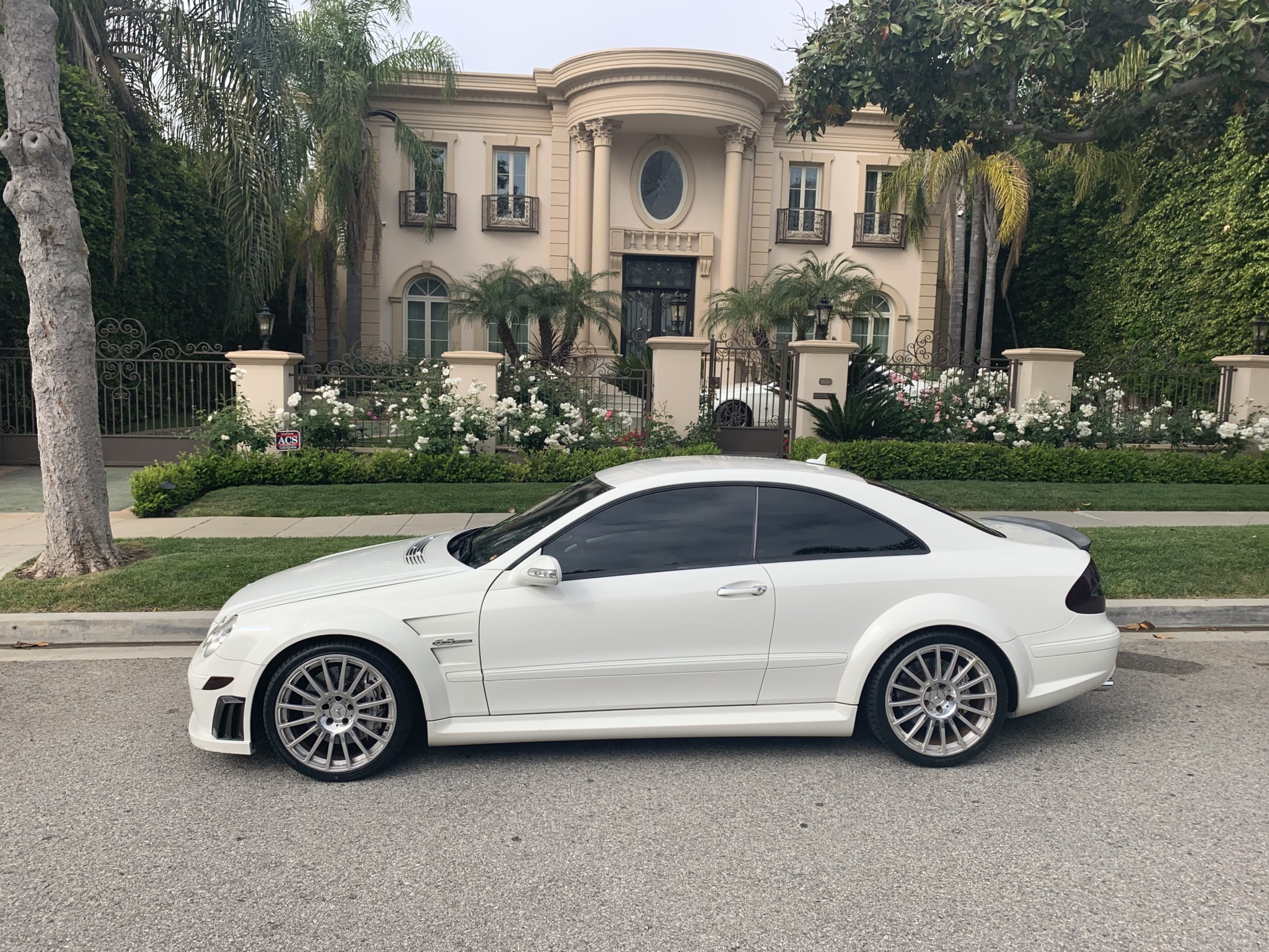 Mercedes Benz CLK 63 AMG Black 5 Mercedes-Benz CLK 63 AMG Black Series Looks Mean Even In White