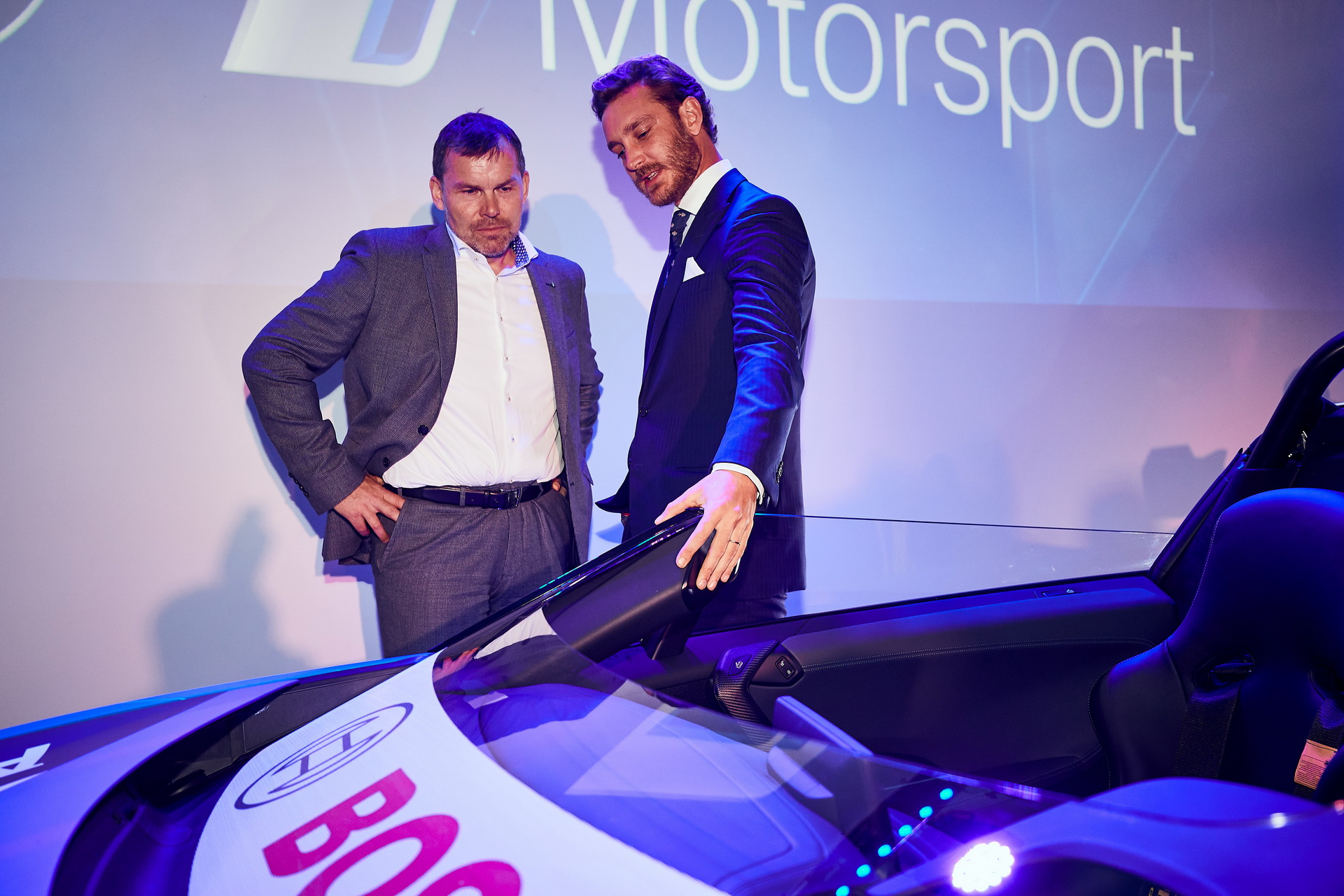 BMW-i8-Roadster-Safety-Car-09 BMW Makes i8 Roadster A Speedster For Formula E’s New Safety Car