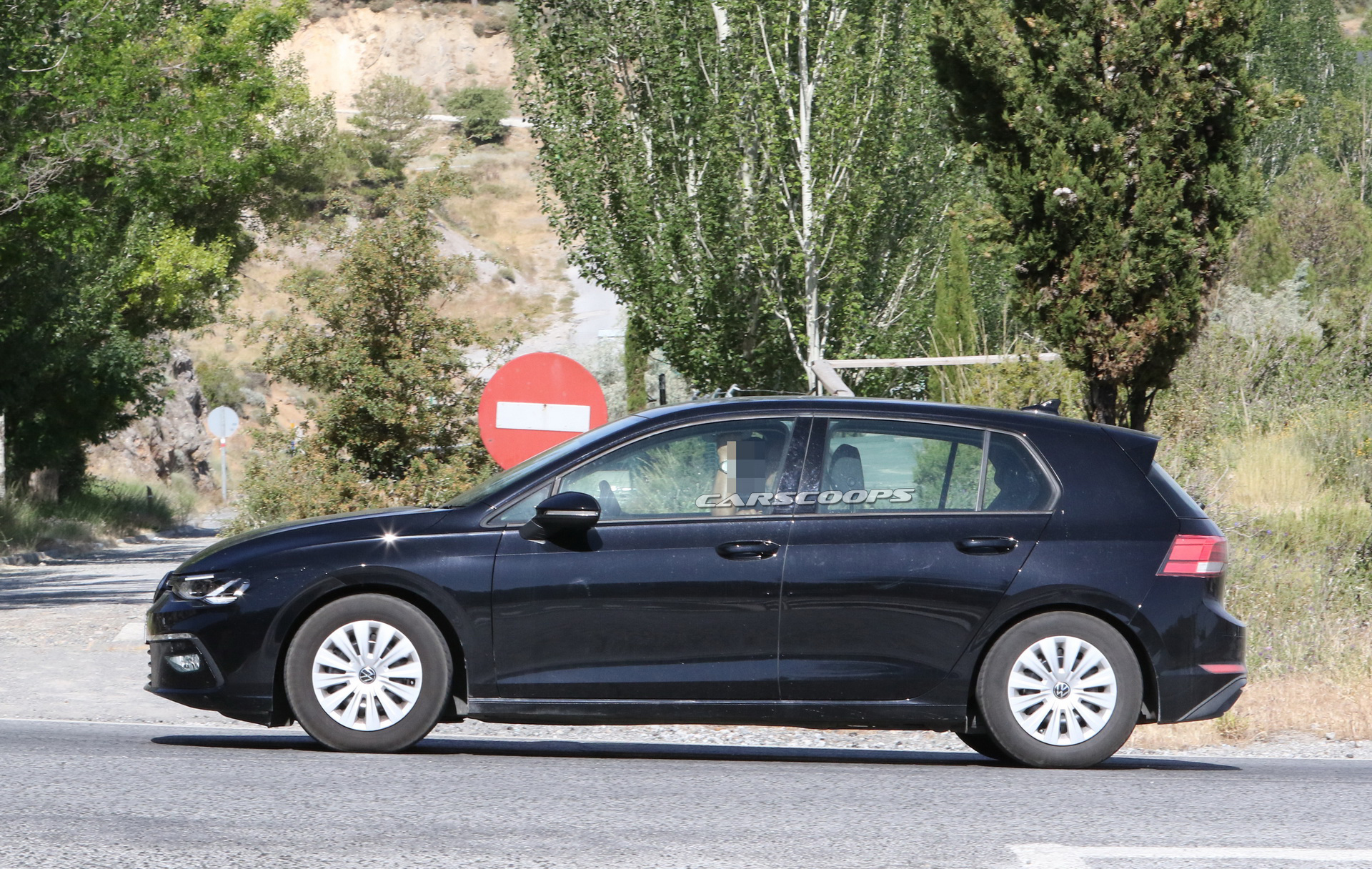 2020 VW Golf Mk8: Why Bother With Camo When It’s That Evolutionary?