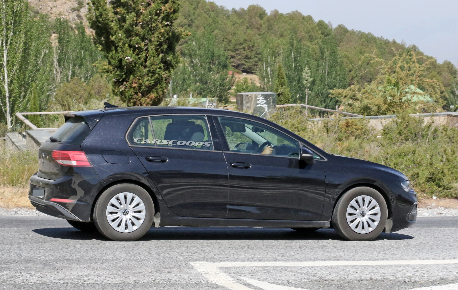 2020 VW Golf Mk8: Why Bother With Camo When It’s That Evolutionary?