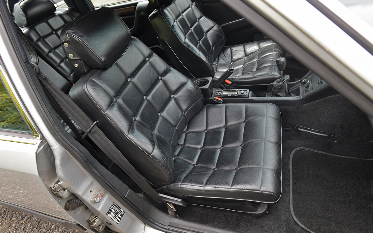 Oh là là: 1986 Citroen CX 25 Prestige Turbo Is Old Europe At Its Chicest