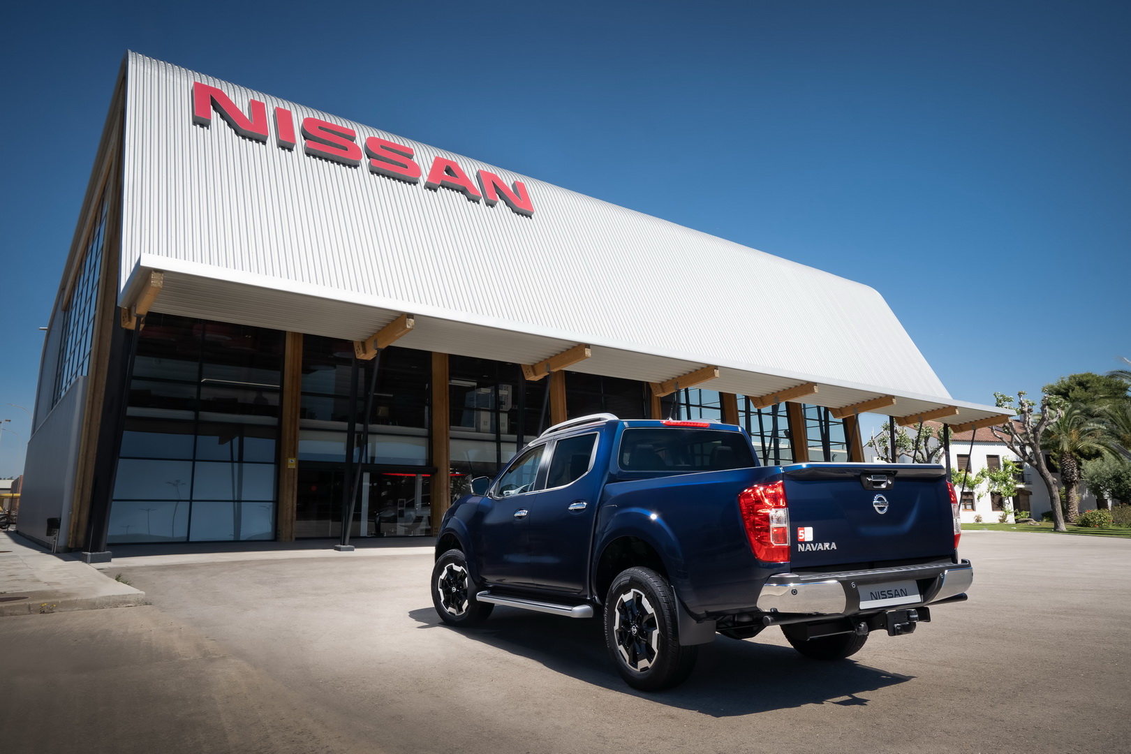 2020 Nissan Navara Rolls In With Substantial Upgrades, New Manual Gearbox