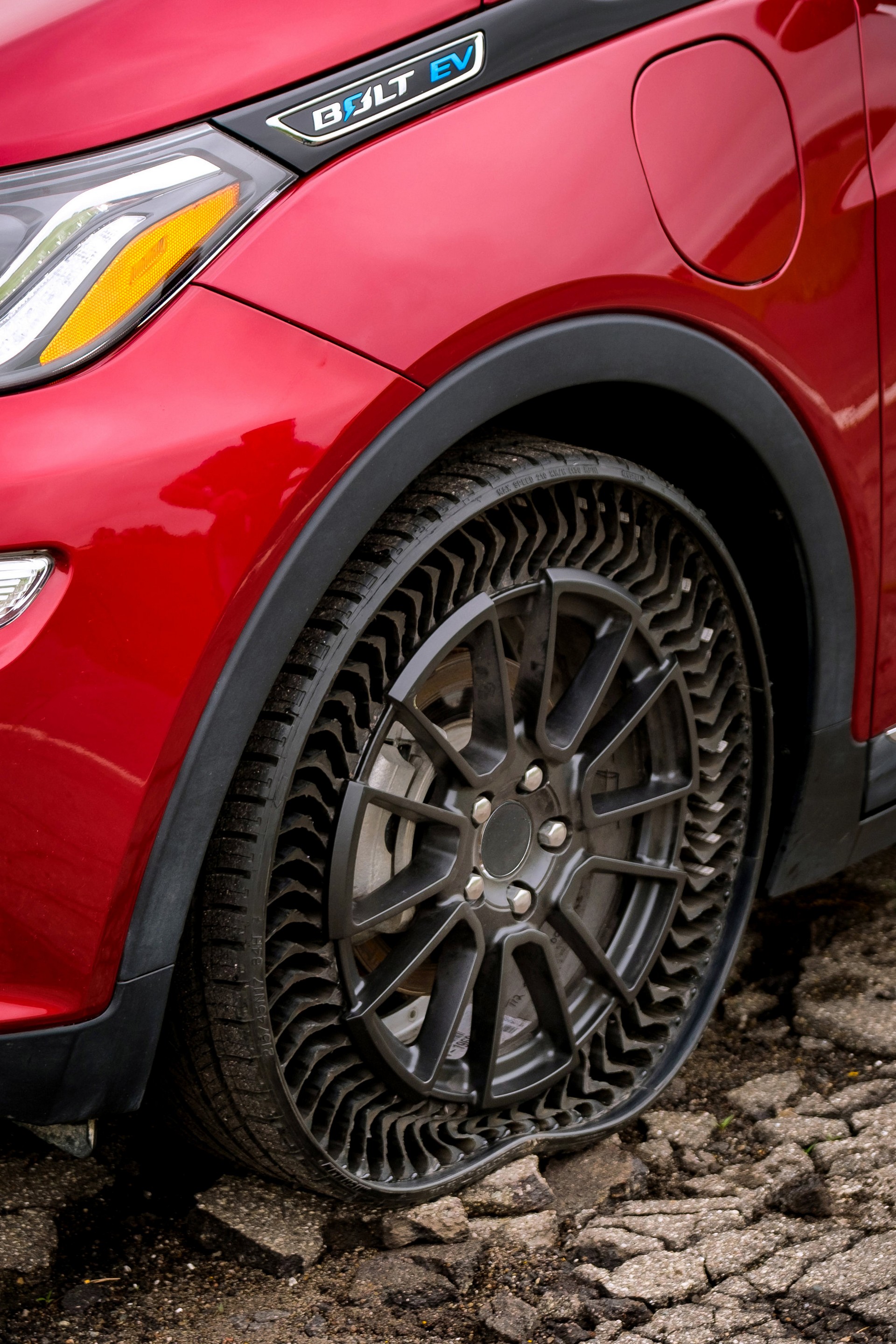 GM And Michelin Testing Airless Tires, Could Offer Them On Vehicles In 2024