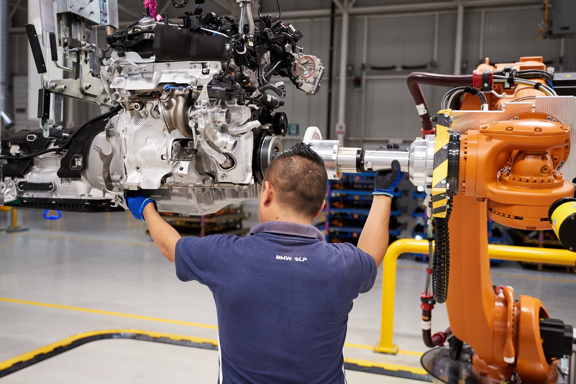 BMW Opens New Mexican Plant Days Ahead Of American Tariffs