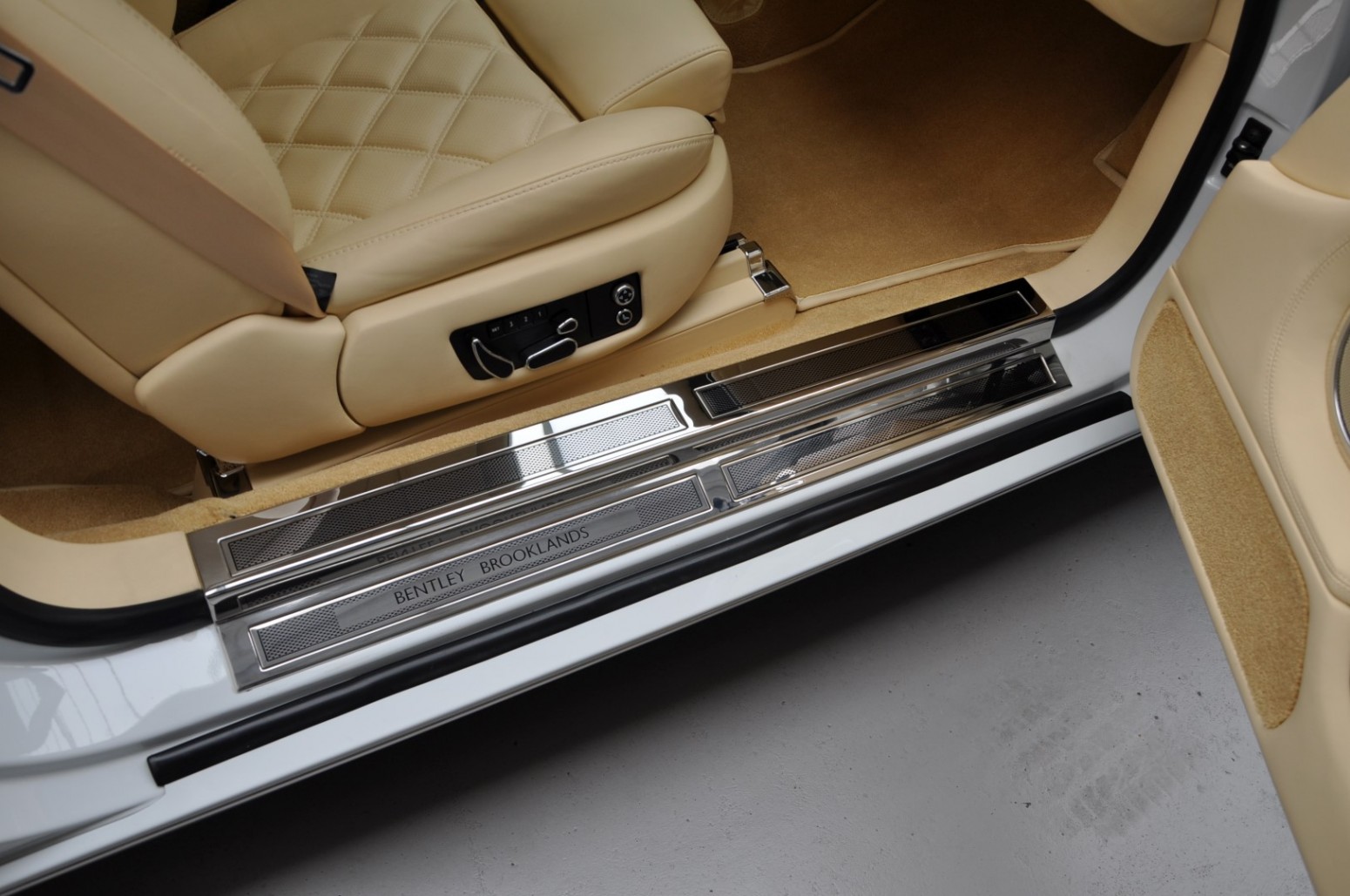 Delivery-Mileage 2009 Bentley Brooklands Is More Expensive Than New Conti GT