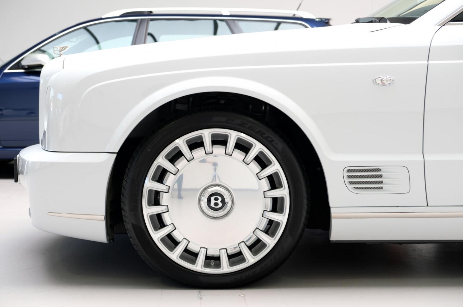 Delivery-Mileage 2009 Bentley Brooklands Is More Expensive Than New Conti GT