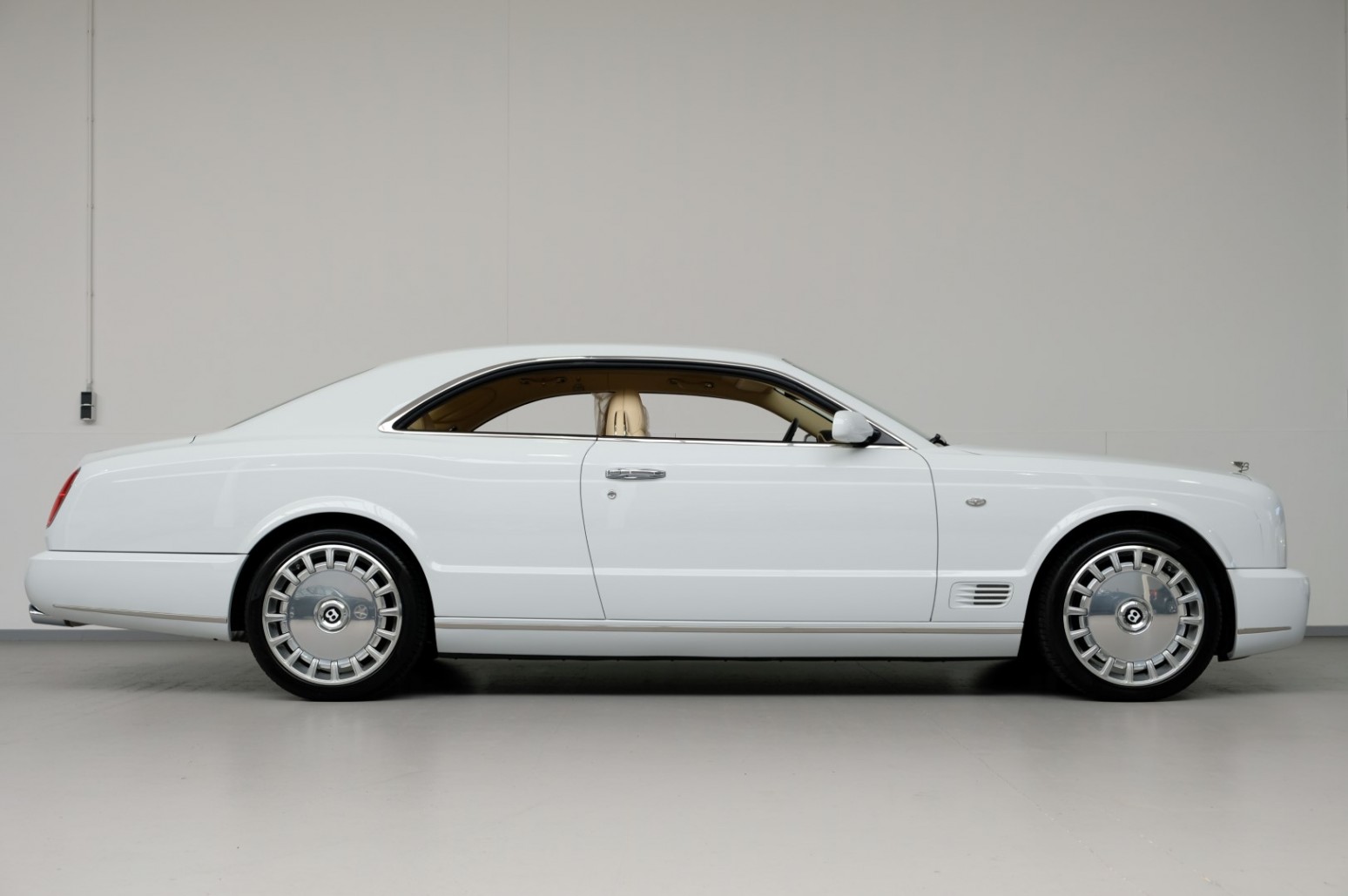 Delivery-Mileage 2009 Bentley Brooklands Is More Expensive Than New Conti GT
