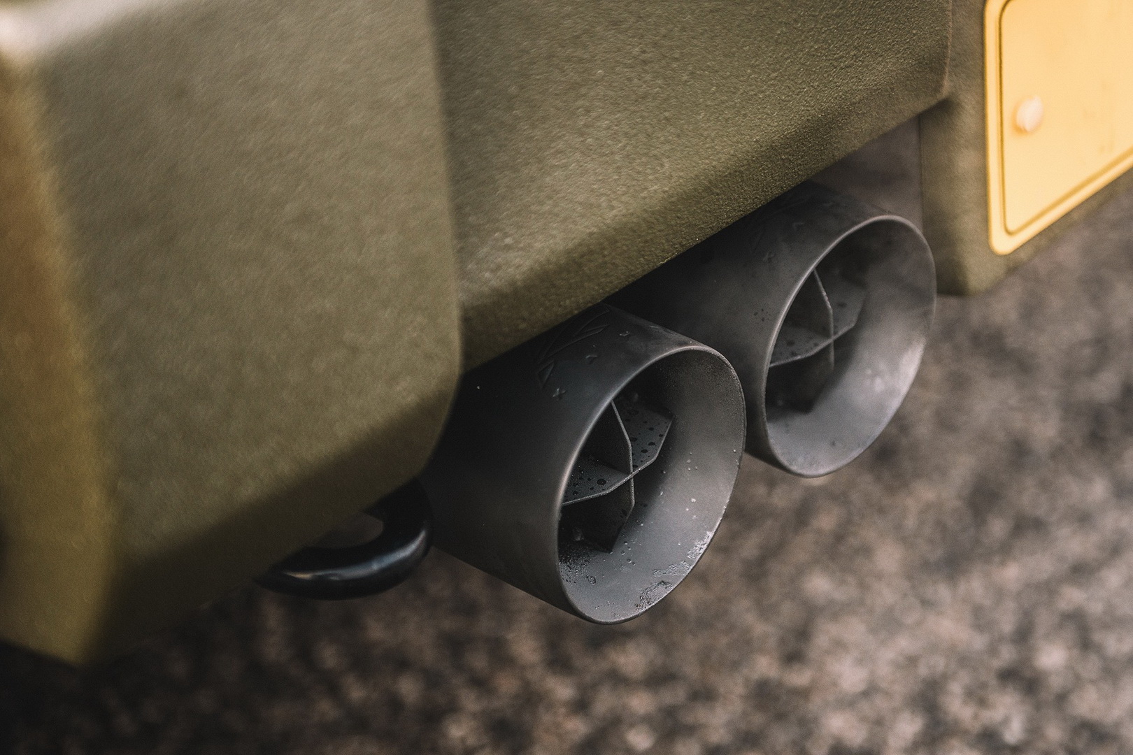 Kahn’s Jeep Wrangler Black Hawk Expedition Looks Like A Very Luxurious Military Vehicle