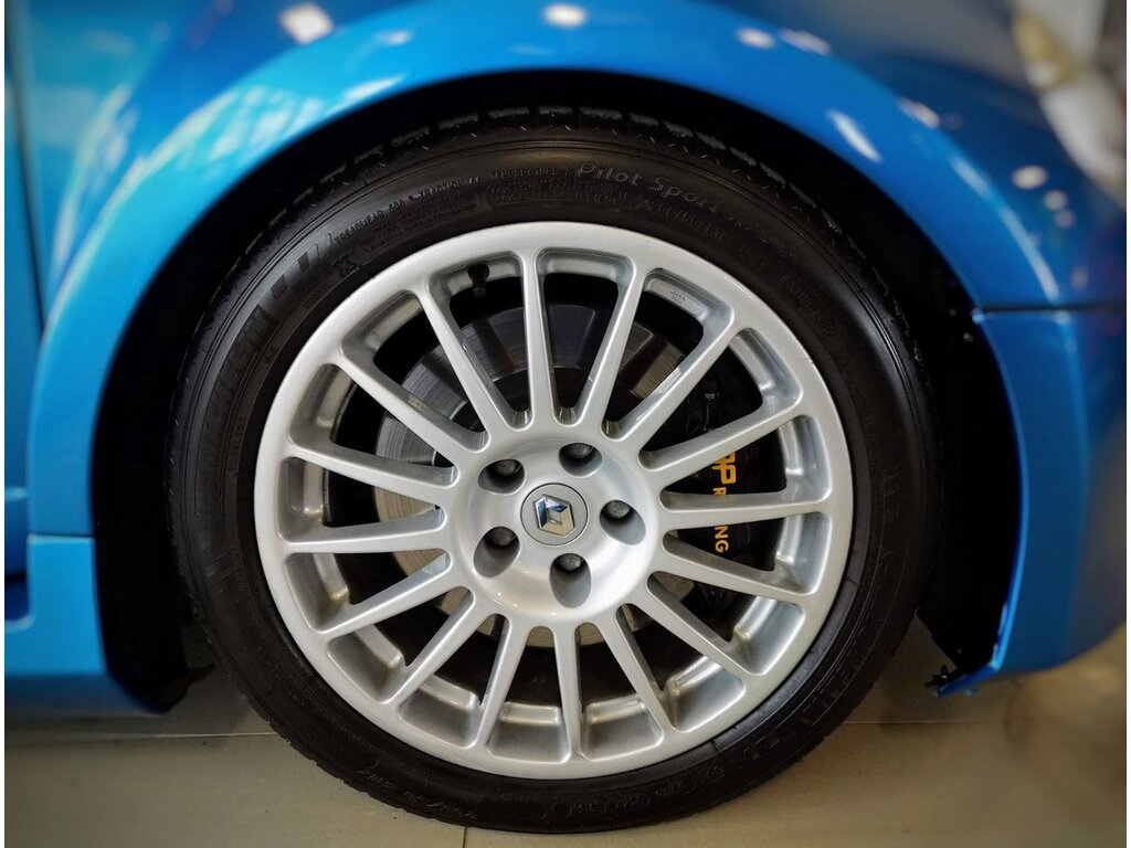 This Renault Clio V6 Is The Stuff Of Dreams – $45K Dreams