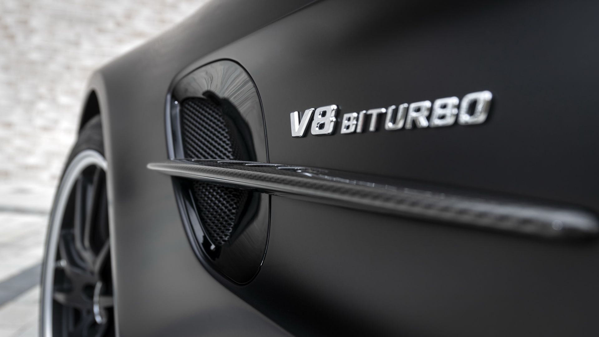 Mercedes-AMG GT R Roadster Commands A £30,000 Premium Over The Coupe In UK