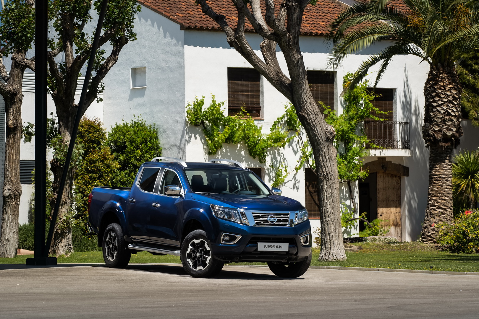 2020 Nissan Navara Rolls In With Substantial Upgrades, New Manual Gearbox