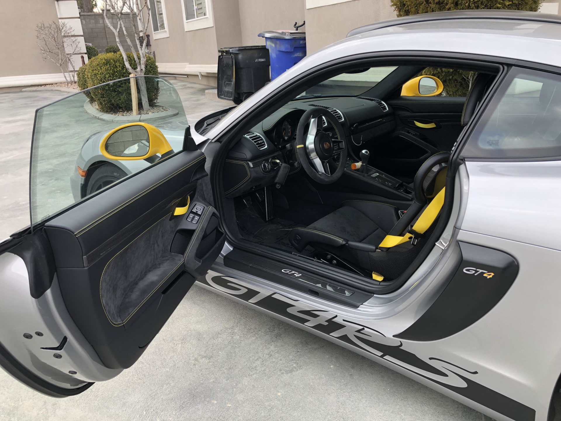 Fancy A 2.5K-Mile 2016 Porsche Cayman GT4? Of Course You Do