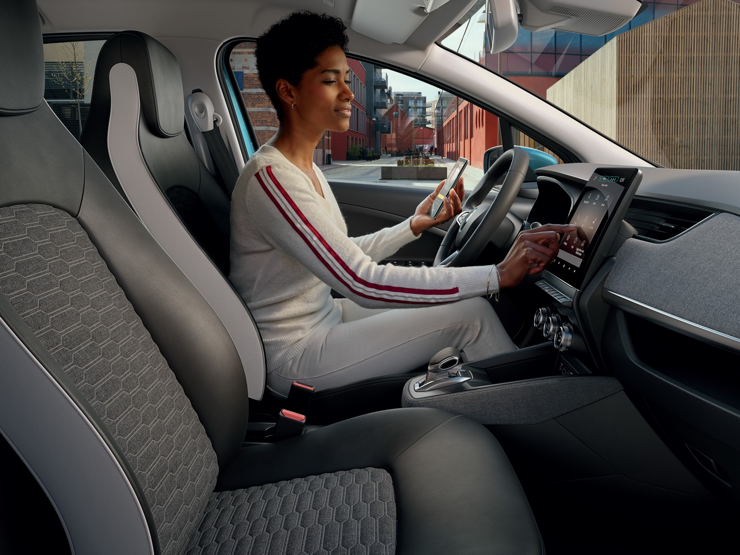 2020 Renault Zoe Quietly Rolls In With Up To 242 Miles Of Range