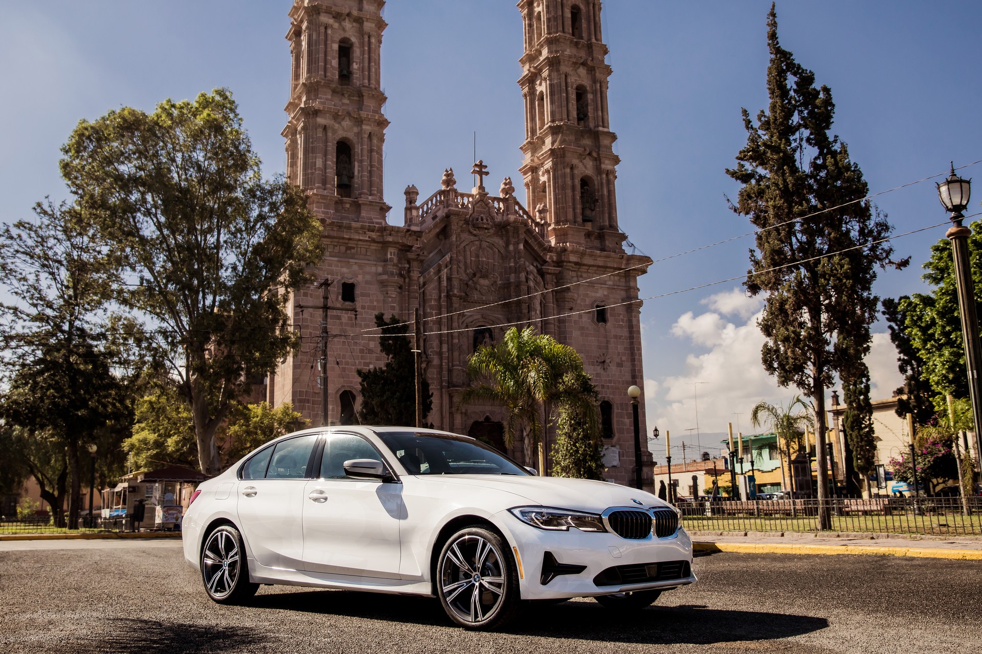 BMW Opens New Mexican Plant Days Ahead Of American Tariffs