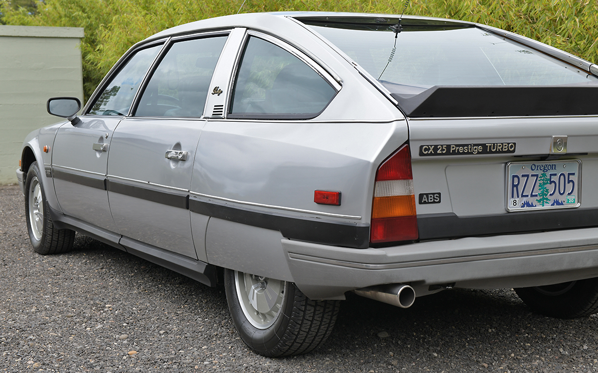 Oh là là: 1986 Citroen CX 25 Prestige Turbo Is Old Europe At Its Chicest